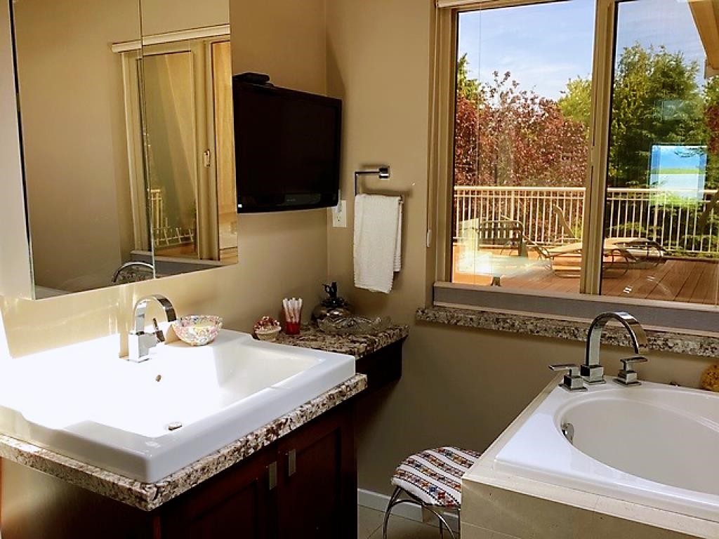 2860 River Road, Richmond, BC