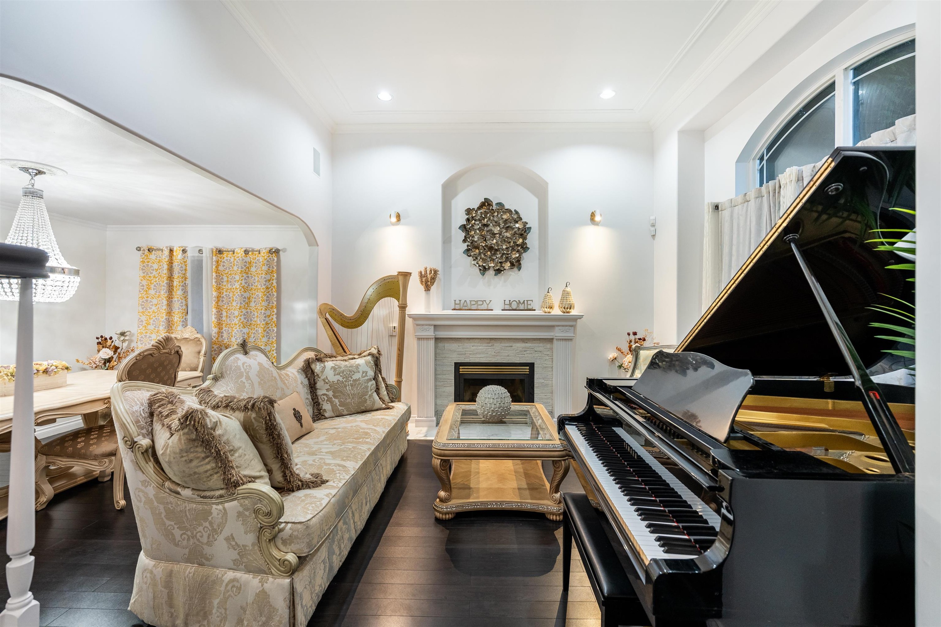 887 Riverside Drive, Port Coquitlam, BC - Indoor Photo Showing Other Room With Fireplace