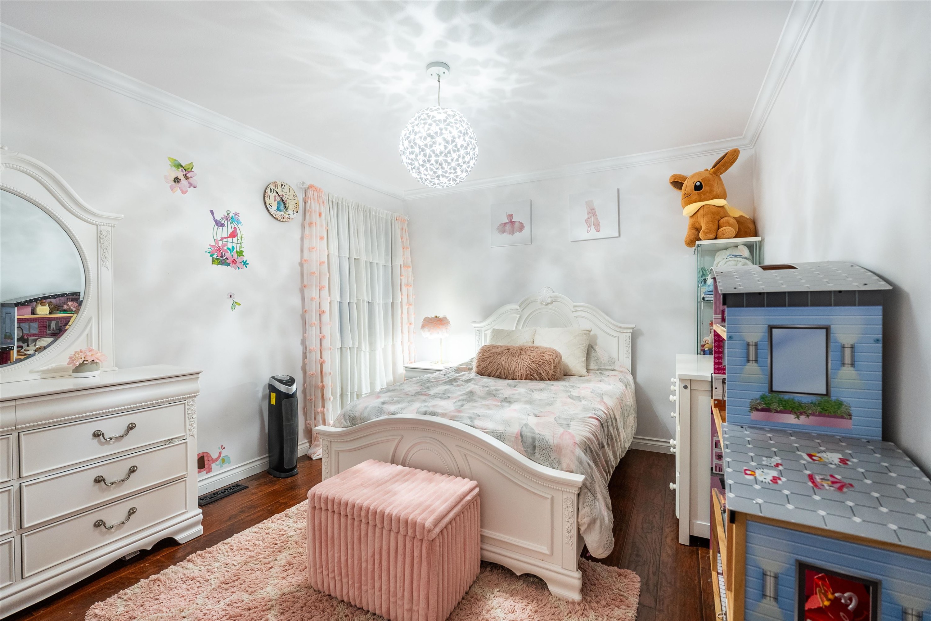 887 Riverside Drive, Port Coquitlam, BC - Indoor Photo Showing Bedroom