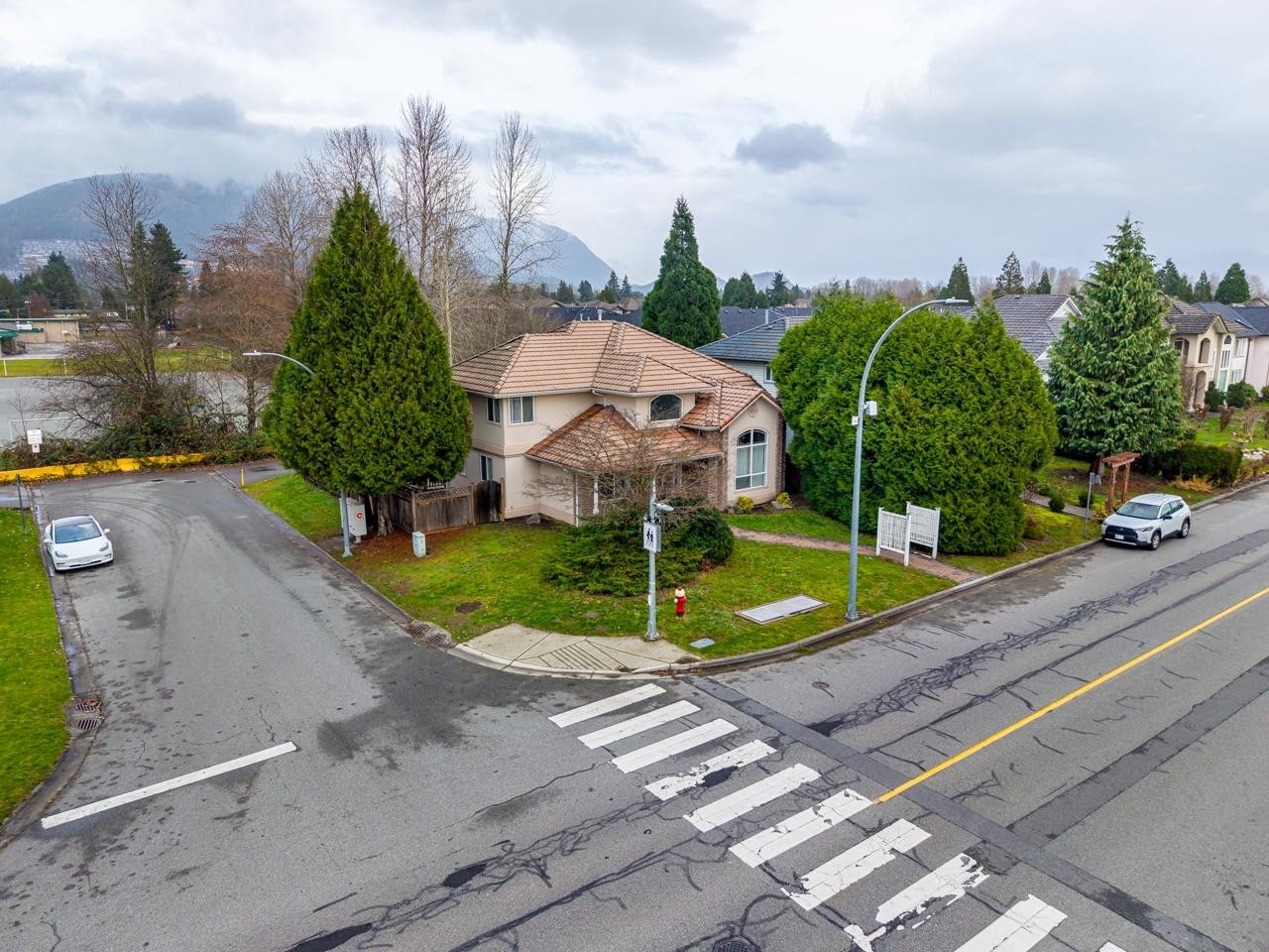 887 Riverside Drive, Port Coquitlam, BC - Outdoor