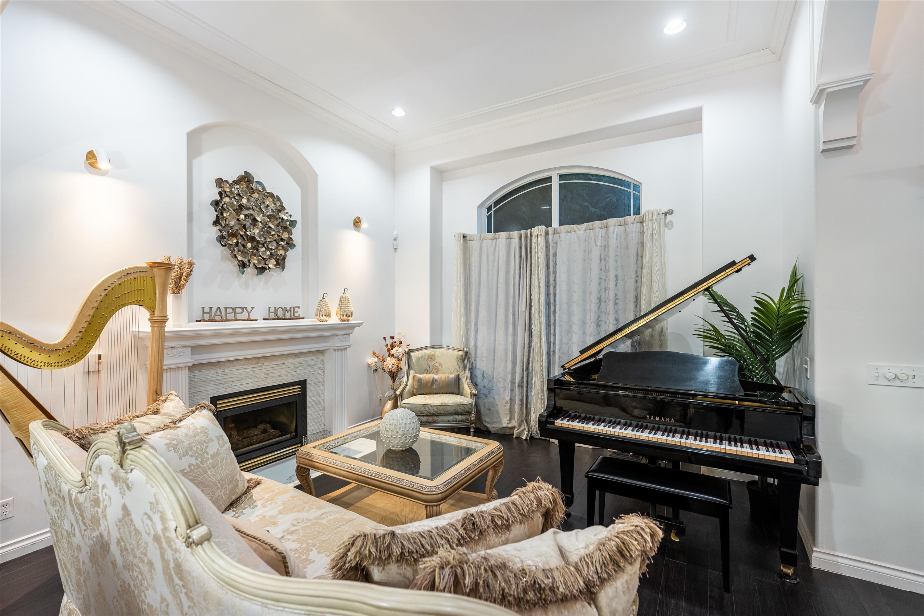 887 Riverside Drive, Port Coquitlam, BC - Indoor Photo Showing Other Room With Fireplace