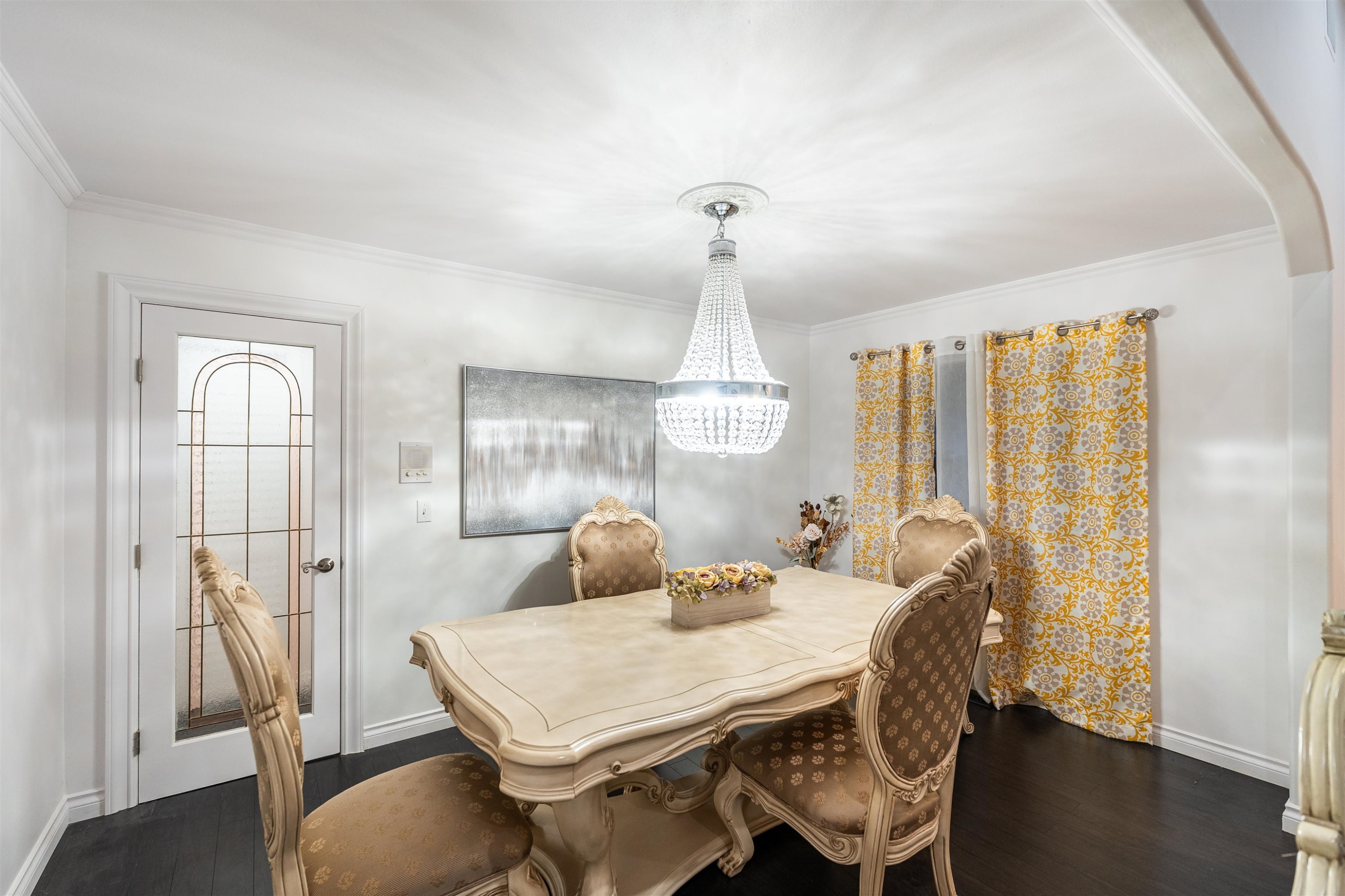 887 Riverside Drive, Port Coquitlam, BC - Indoor Photo Showing Dining Room