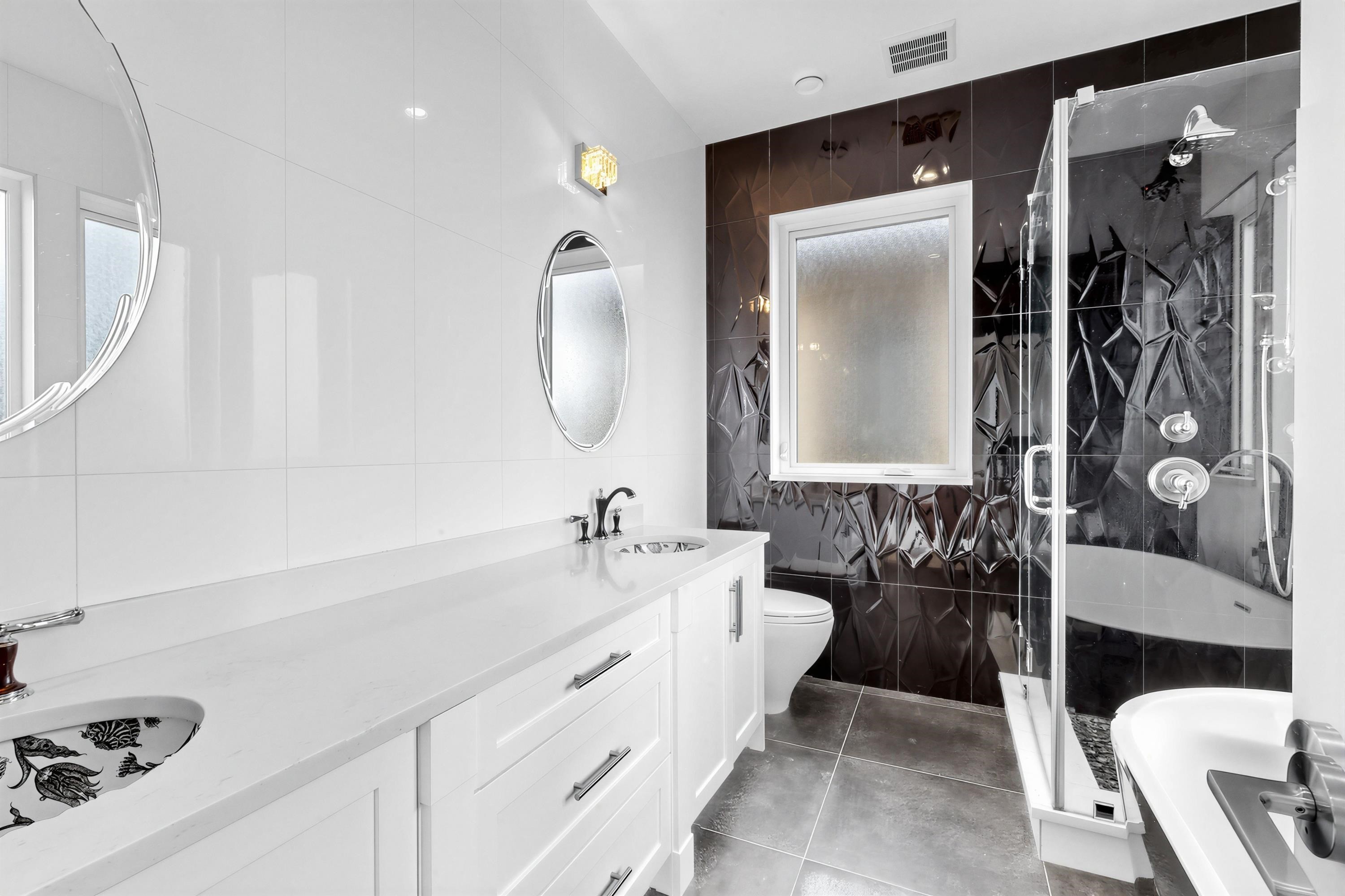 4555 9Th Avenue W, Vancouver, BC