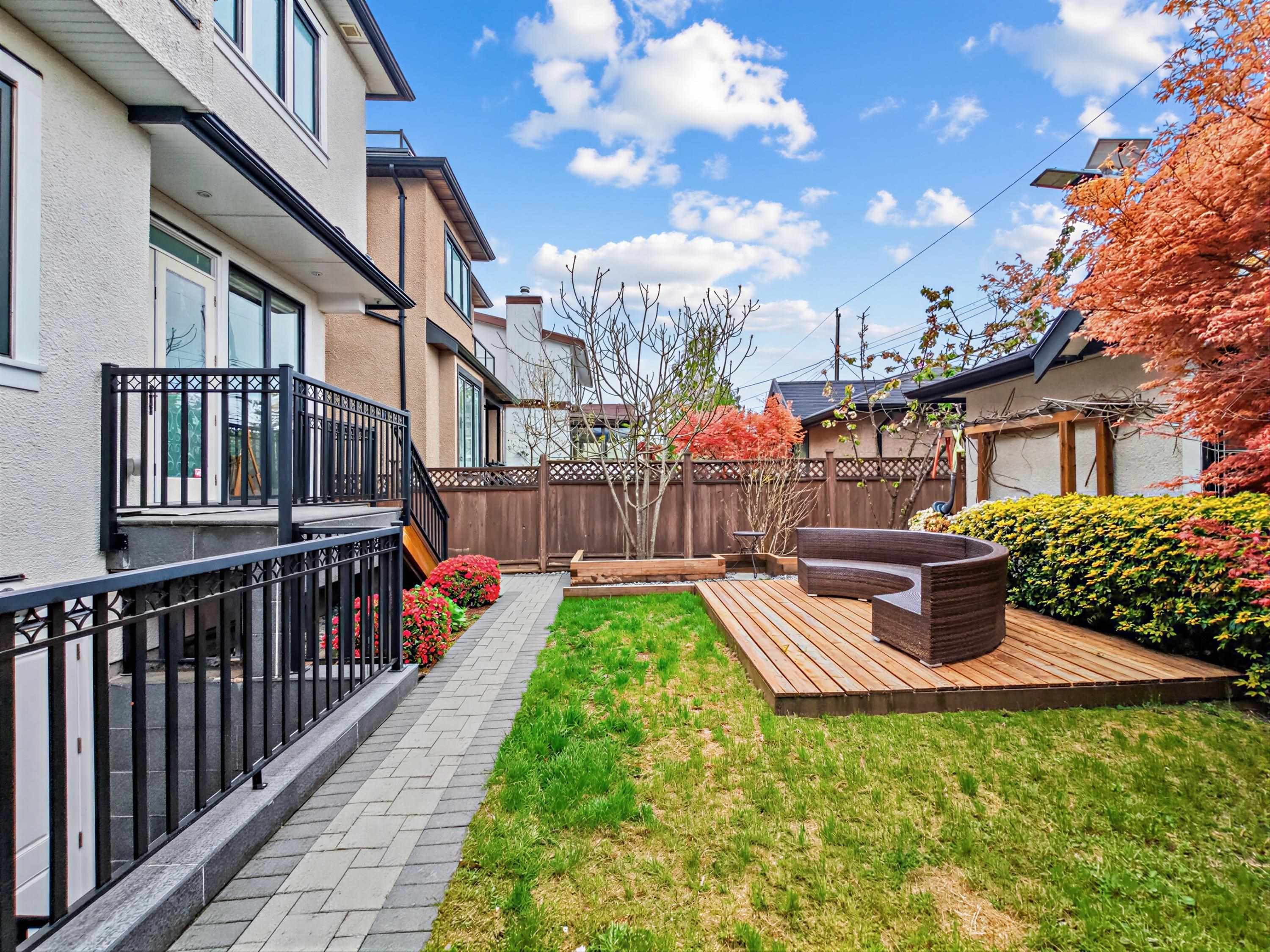 4555 9Th Avenue W, Vancouver, BC