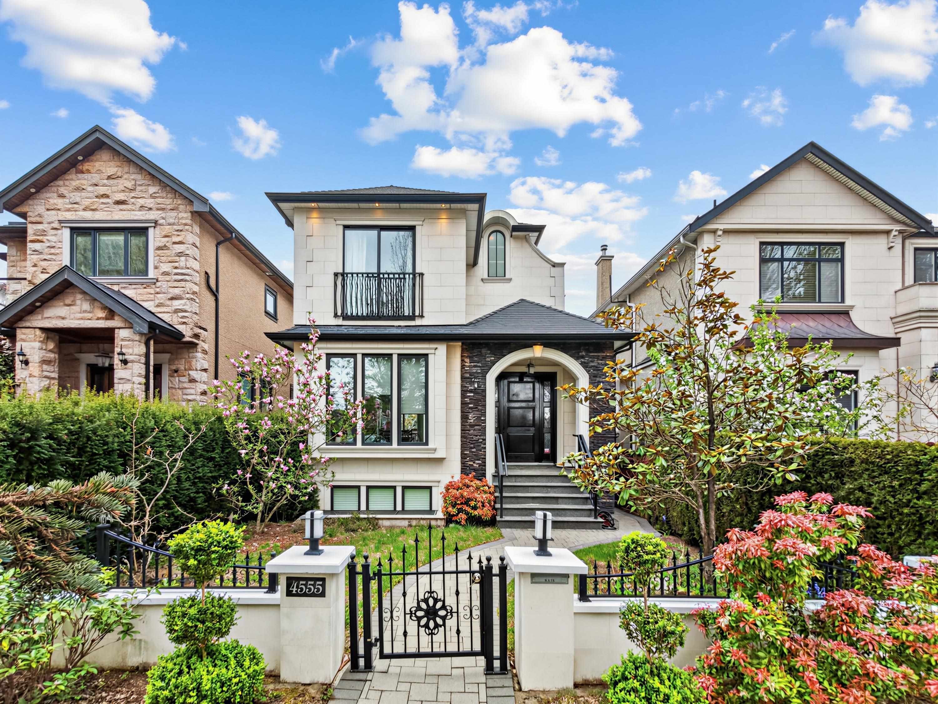 4555 9Th Avenue W, Vancouver, BC