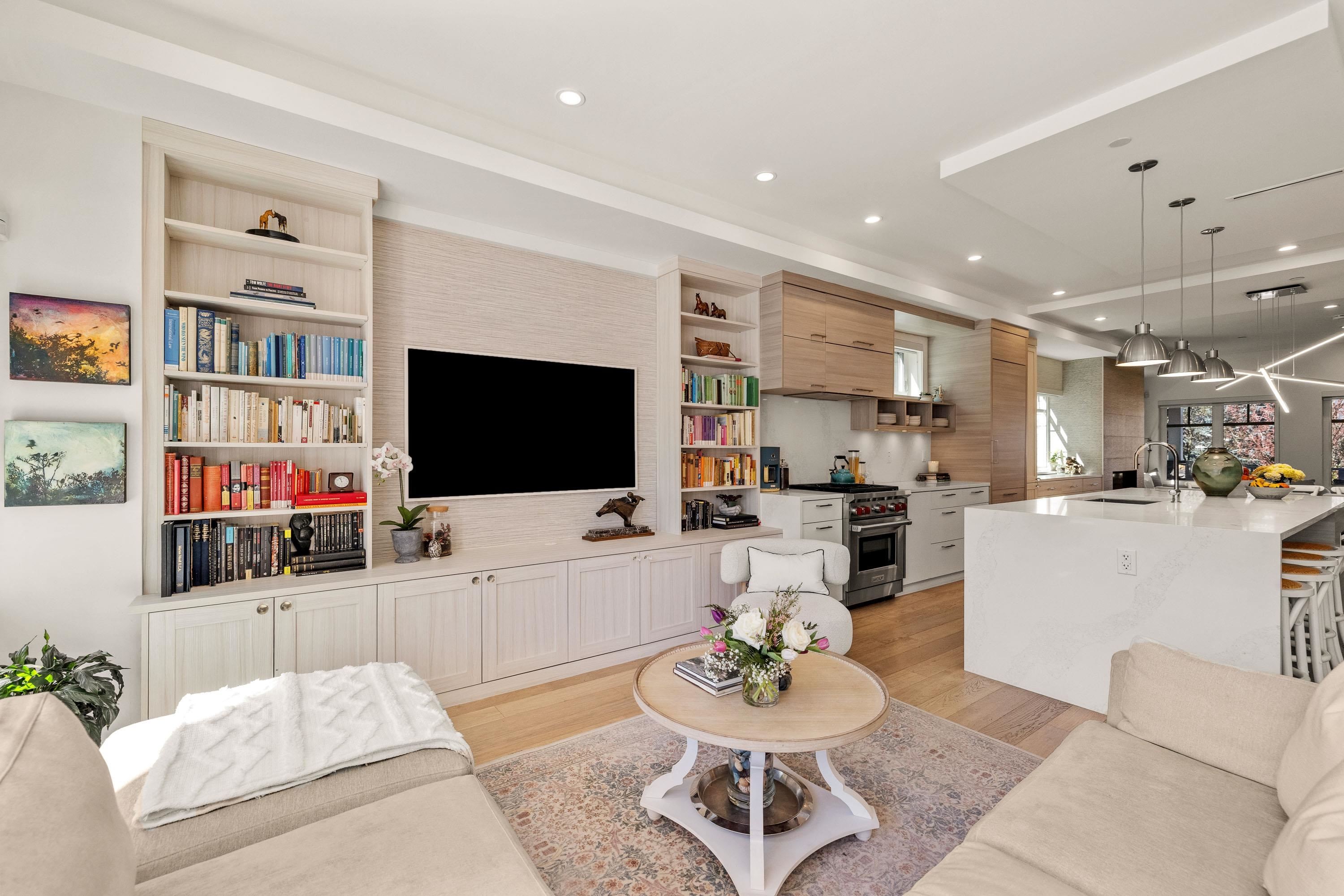 1136 16Th Avenue E, Vancouver, BC