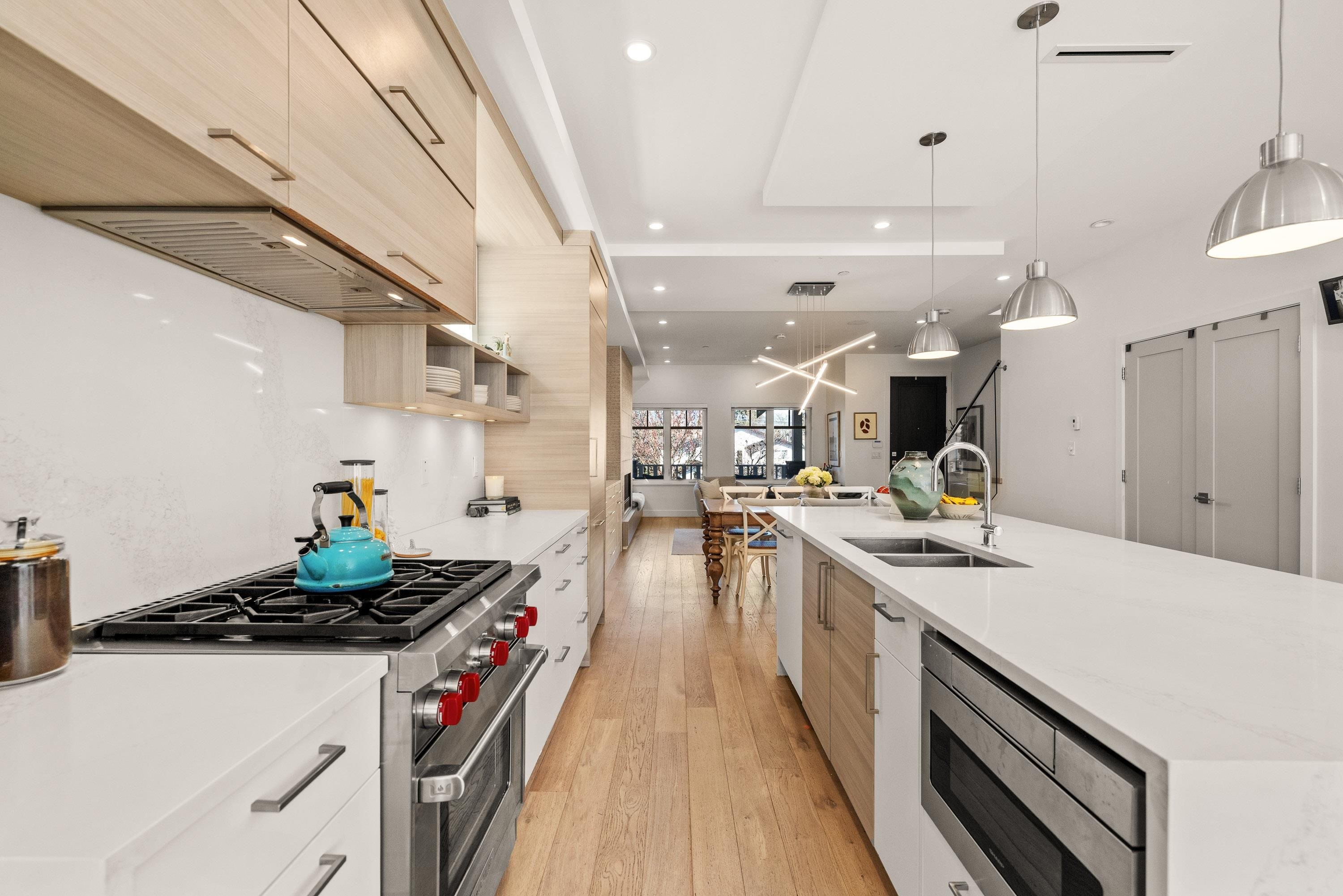 1136 16Th Avenue E, Vancouver, BC