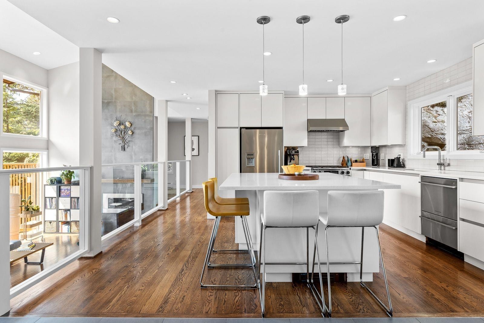 6965 Marine Drive, West Vancouver, BC