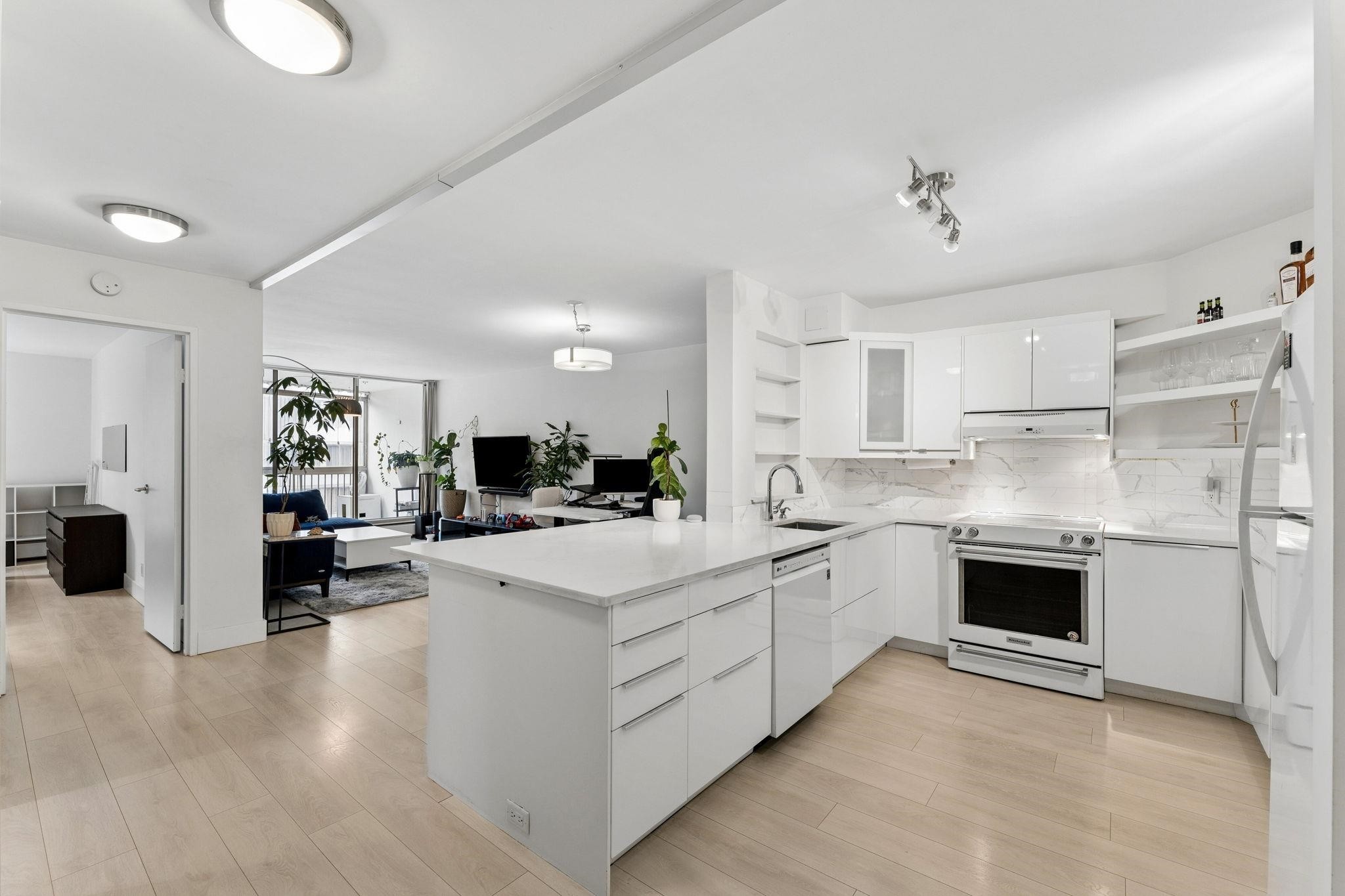 905-2024 Fullerton Avenue, North Vancouver, BC