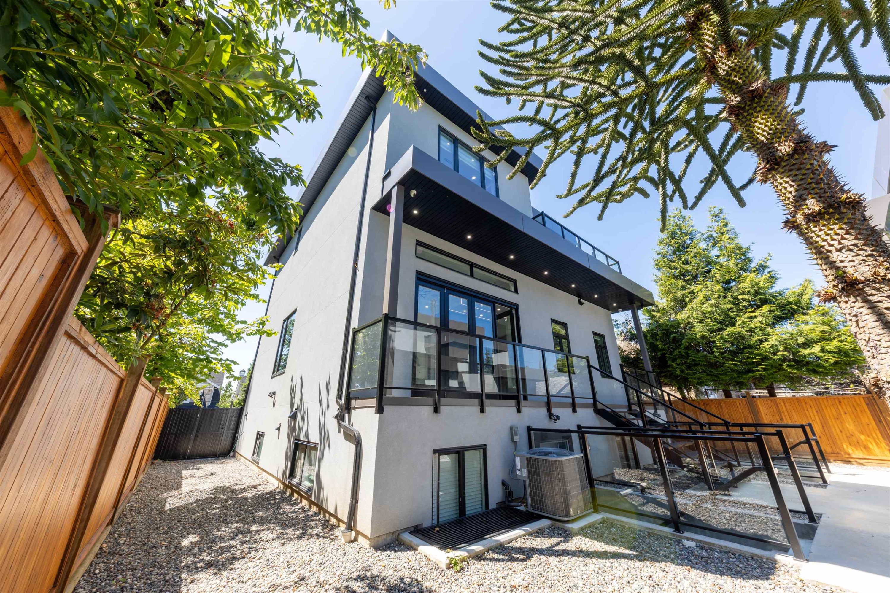 3587 Mayfair Avenue, Vancouver, BC