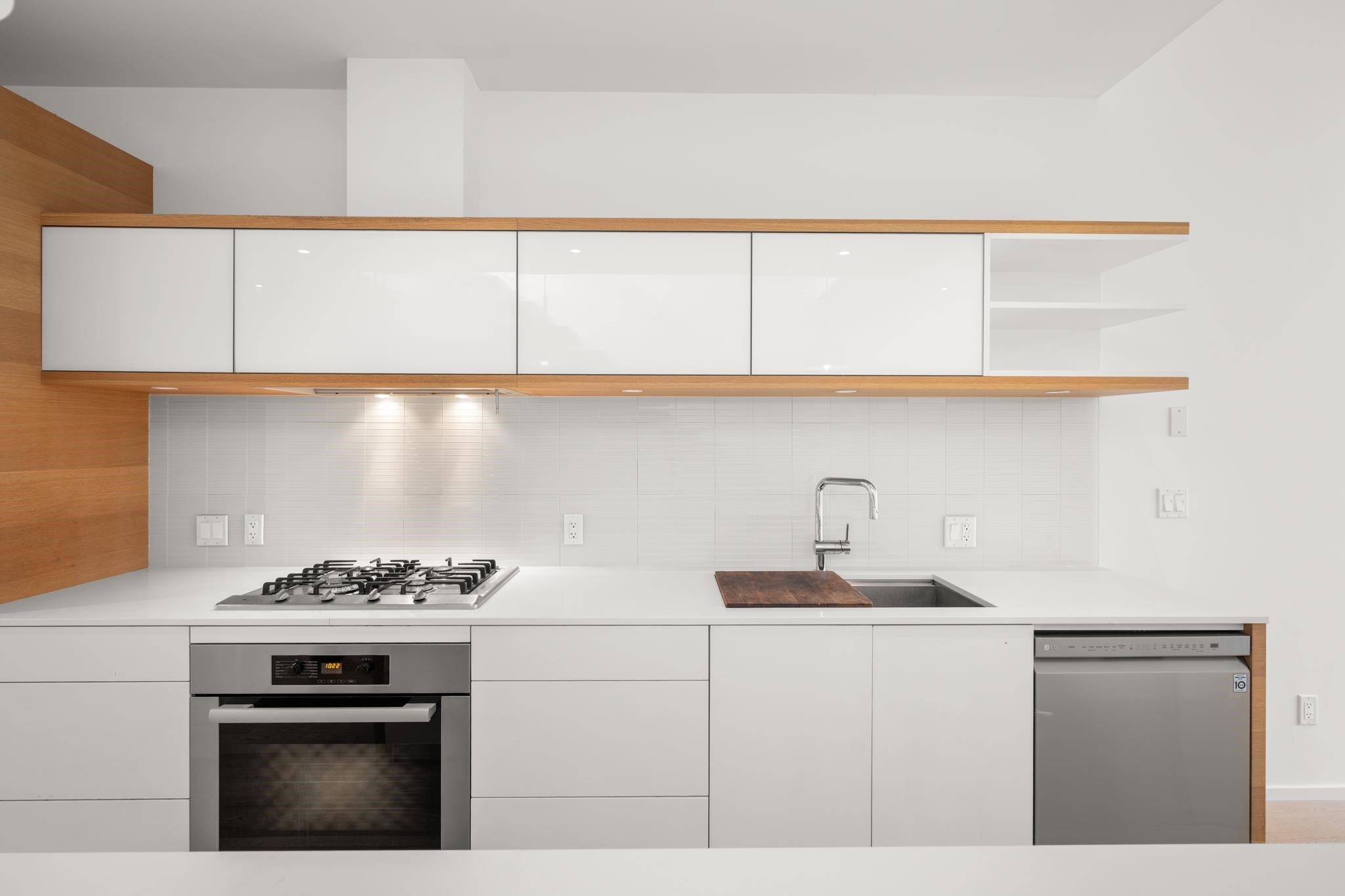 1889 2Nd Avenue W, Vancouver, BC