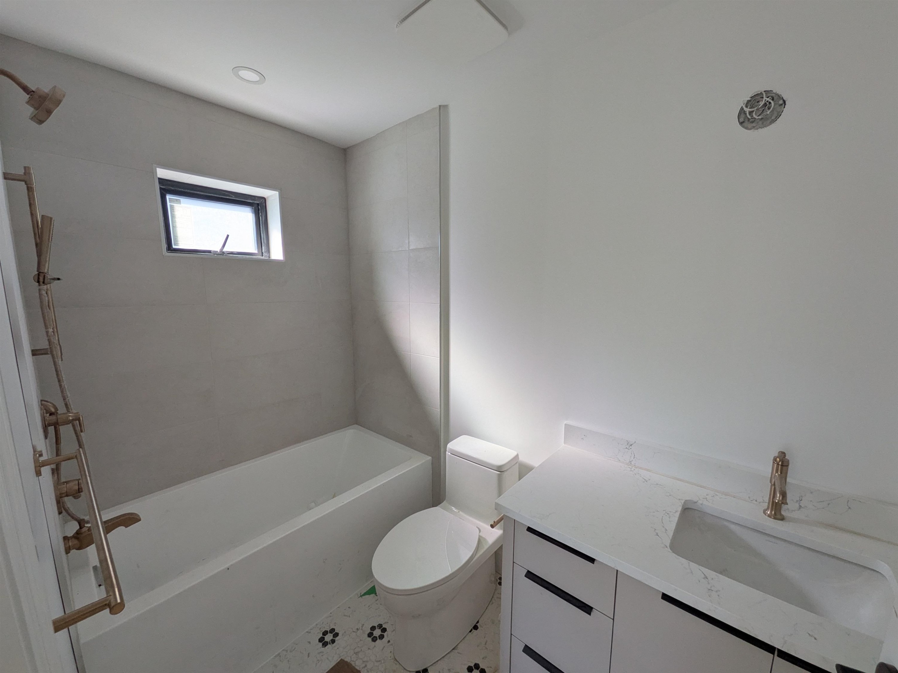 918 16Th Avenue E, Vancouver, BC