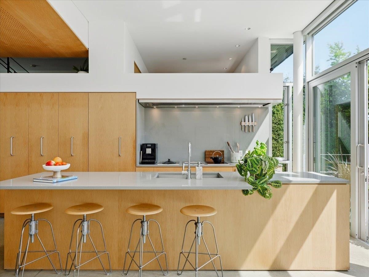 4056 36Th Avenue W, Vancouver, BC