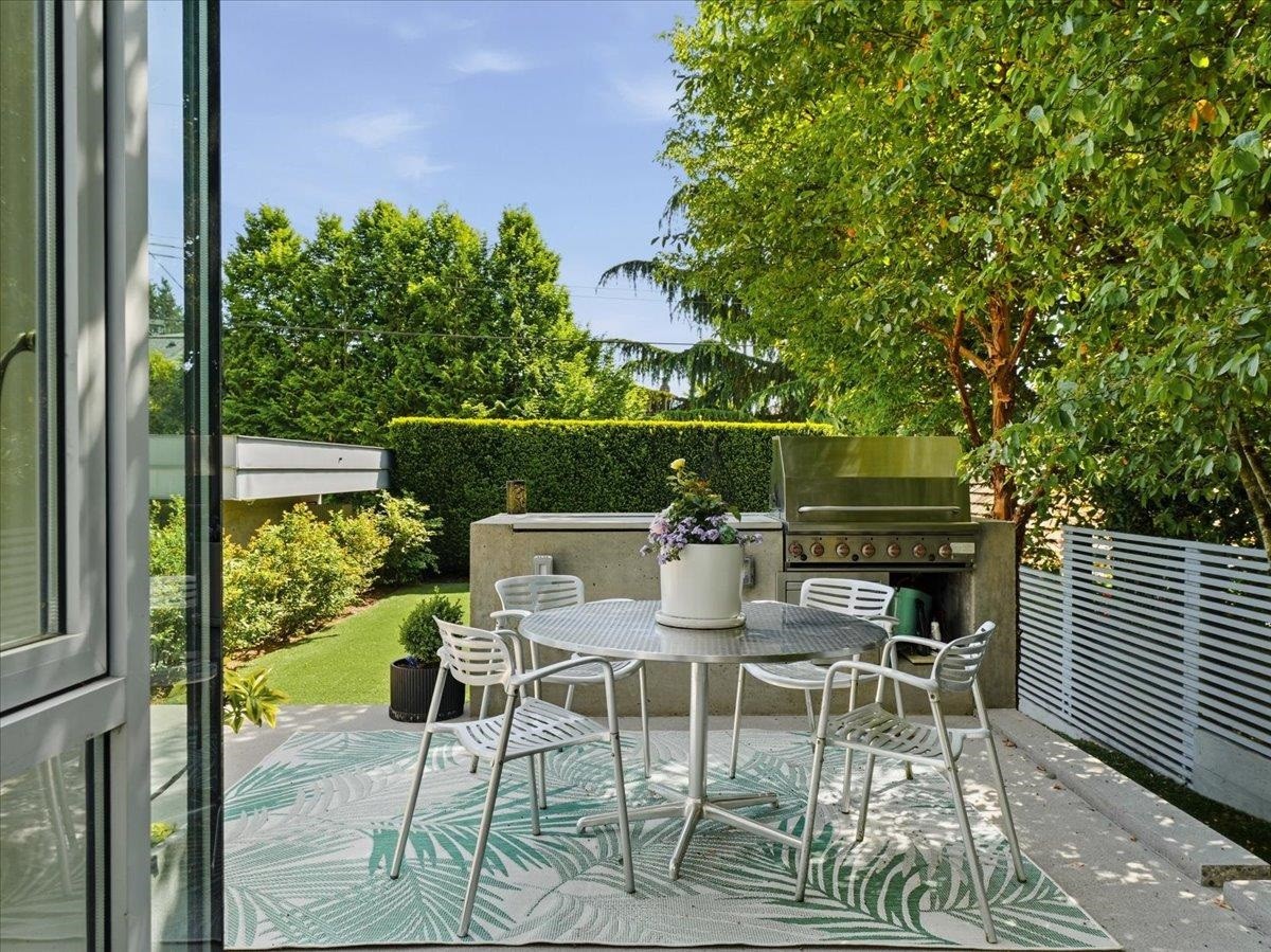 4056 36Th Avenue W, Vancouver, BC