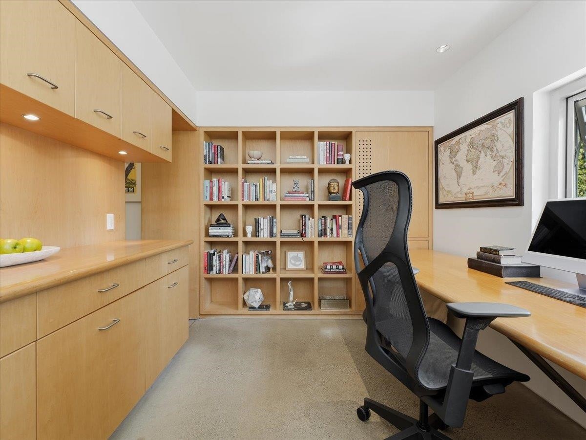 4056 36Th Avenue W, Vancouver, BC