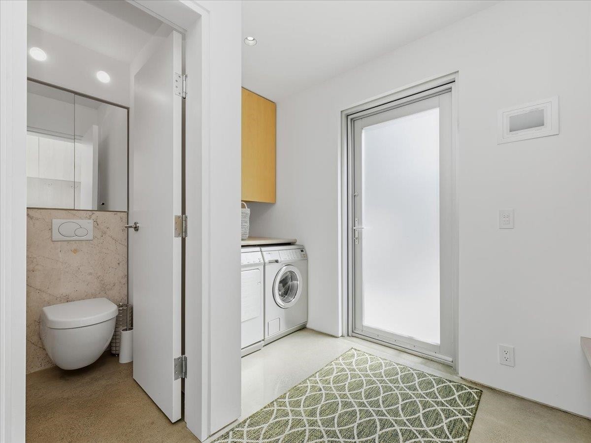 4056 36Th Avenue W, Vancouver, BC