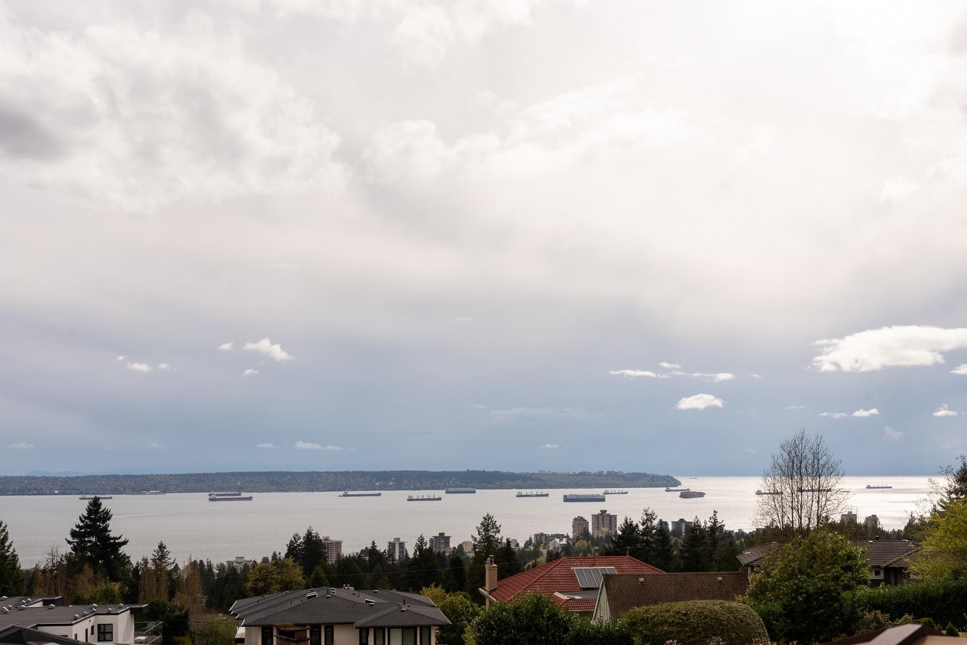 1160 Queens Avenue, West Vancouver, BC