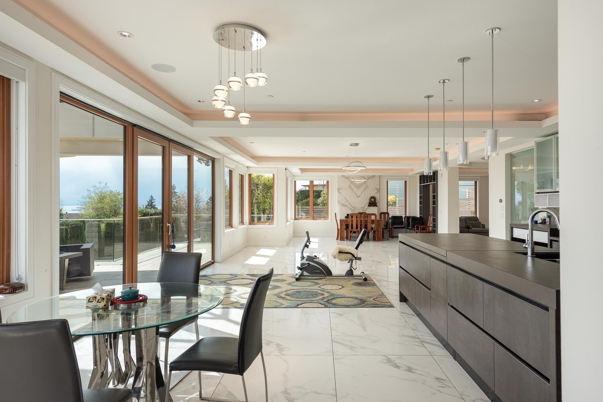1160 Queens Avenue, West Vancouver, BC