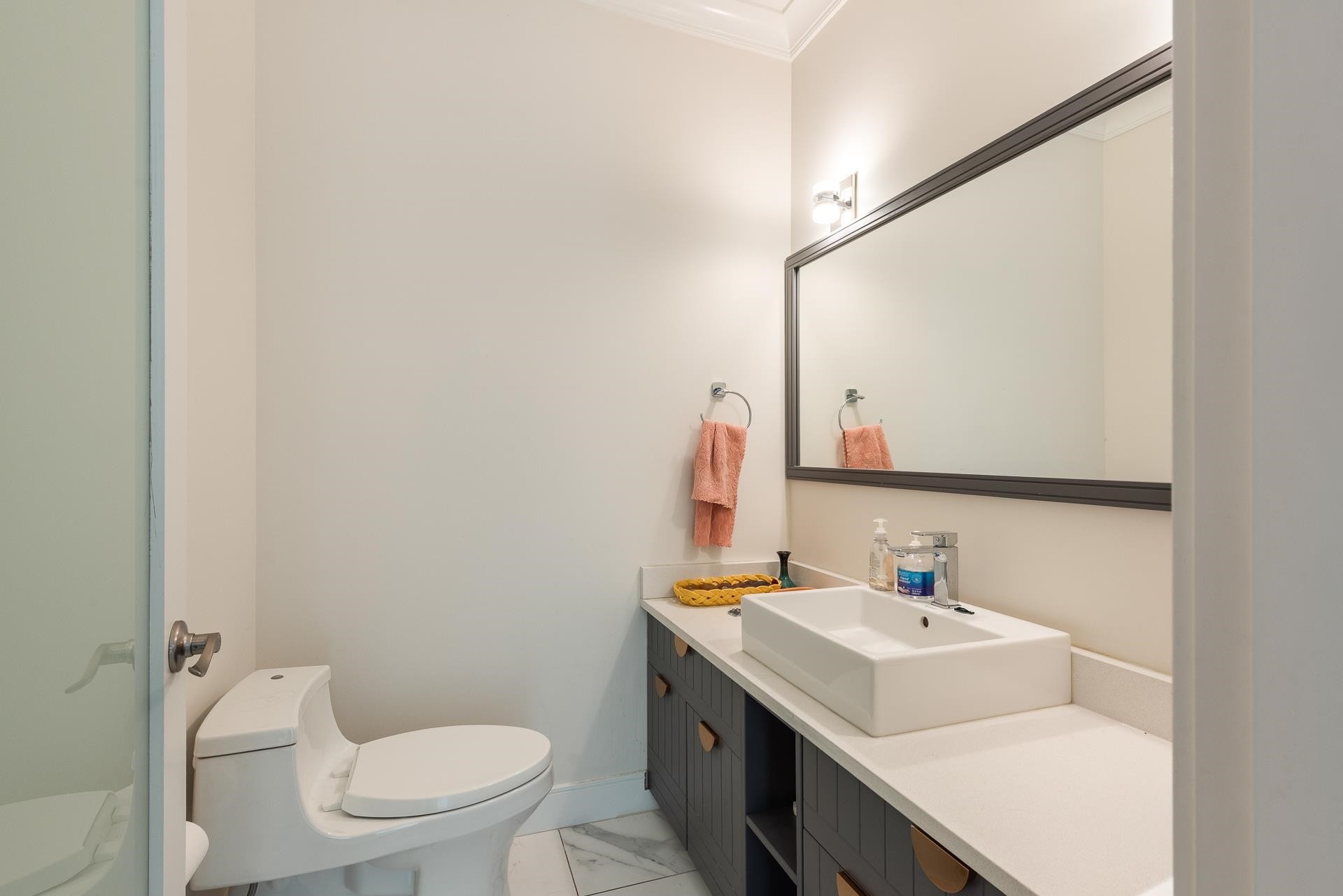 1160 Queens Avenue, West Vancouver, BC