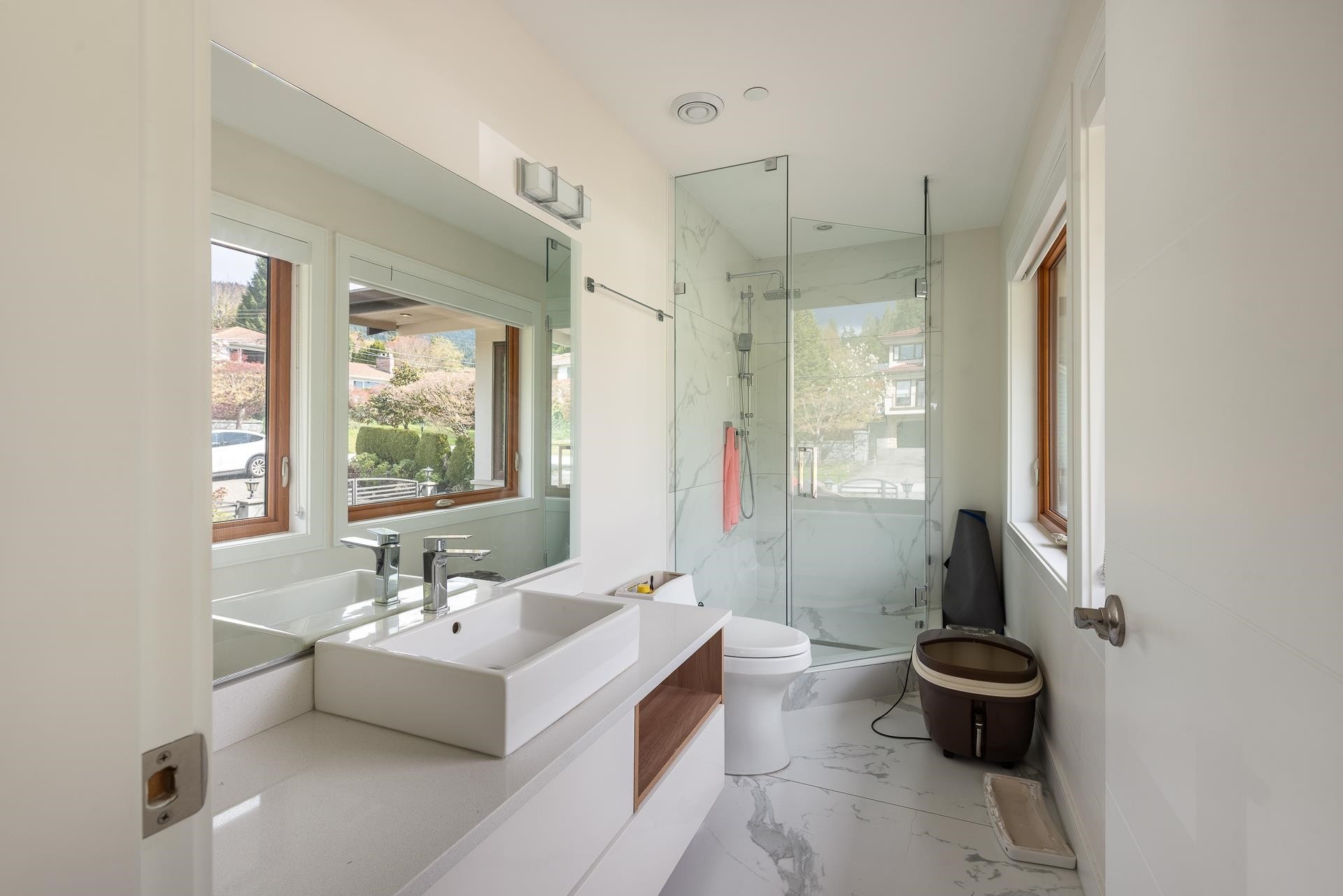 1160 Queens Avenue, West Vancouver, BC
