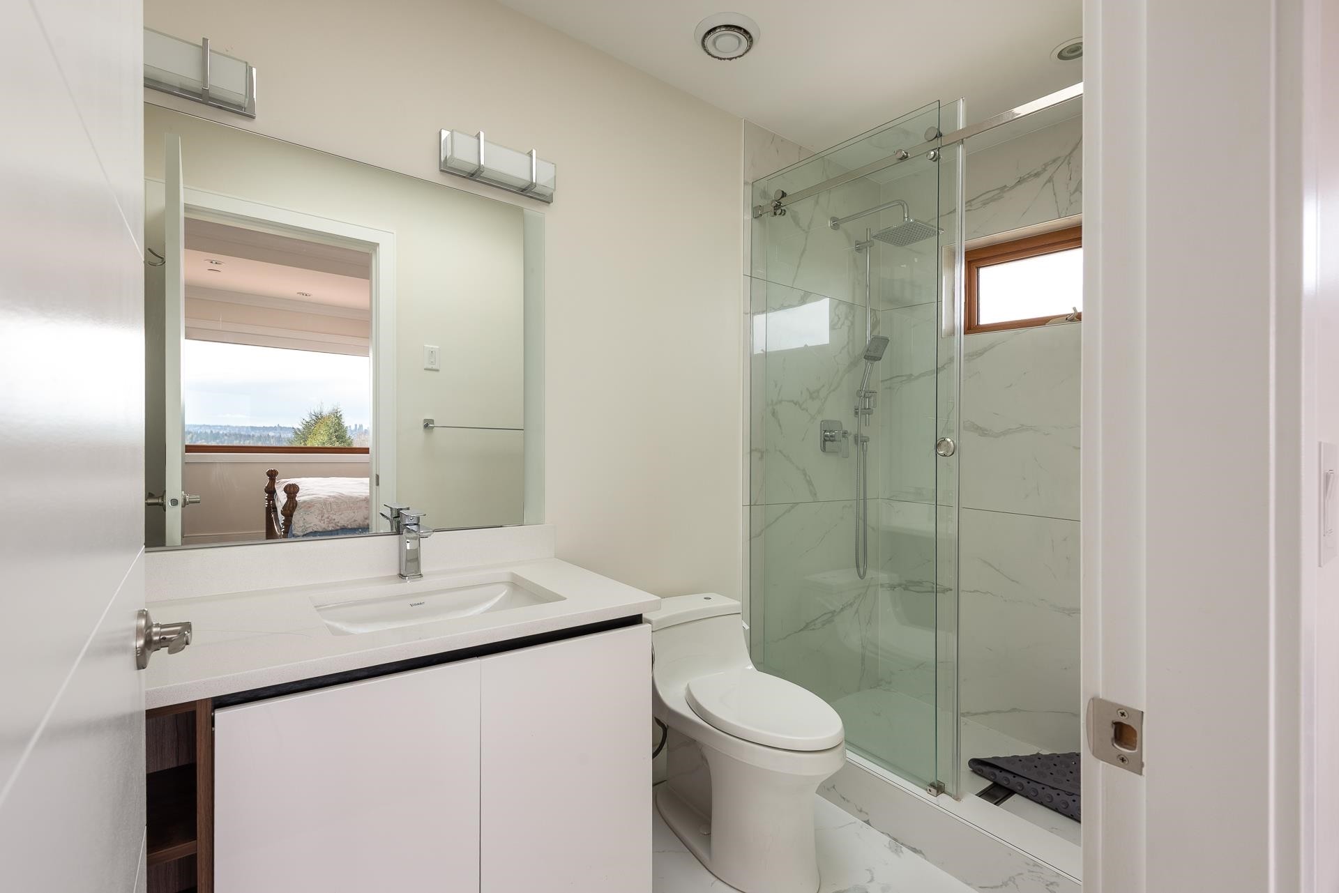1160 Queens Avenue, West Vancouver, BC
