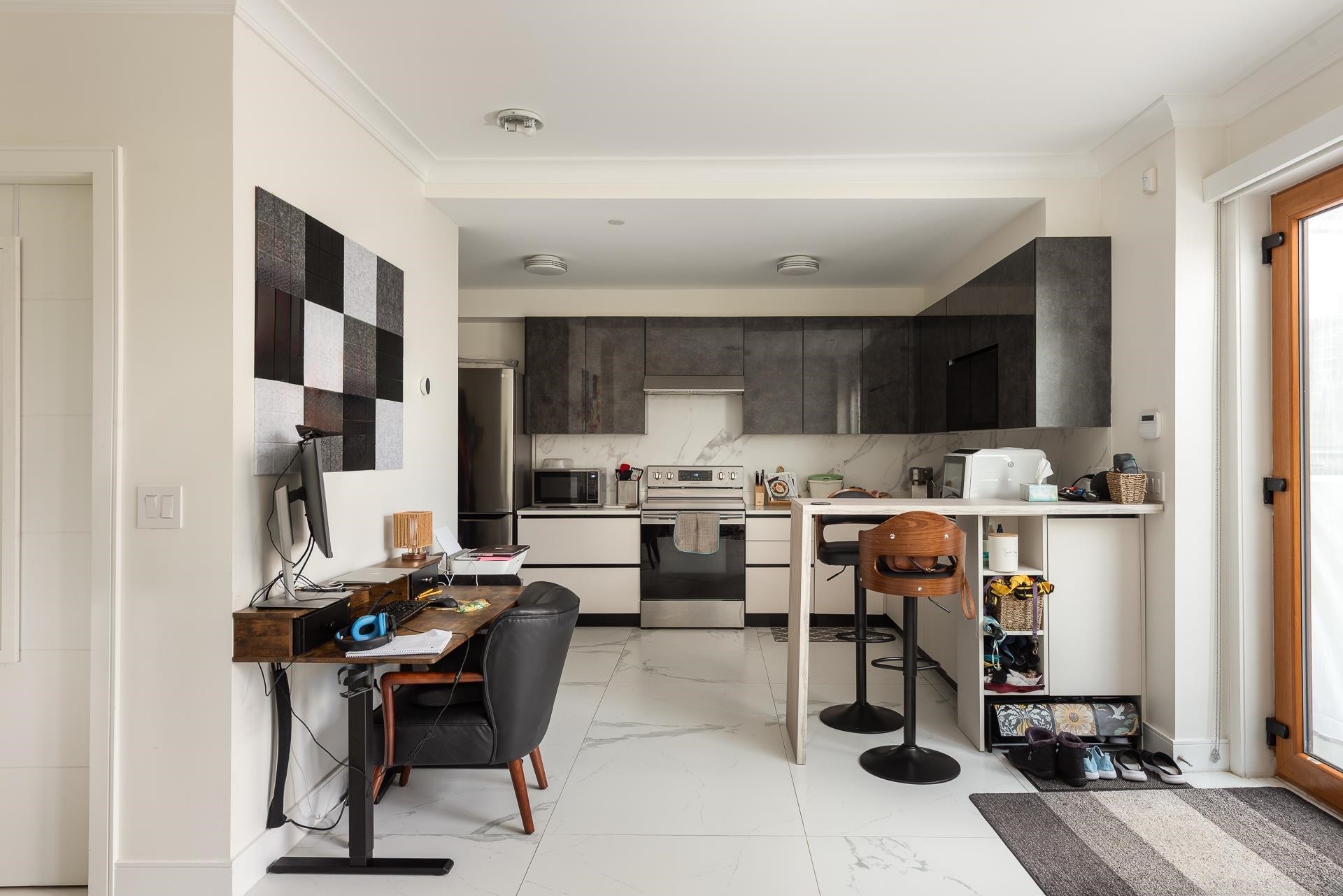 1160 Queens Avenue, West Vancouver, BC