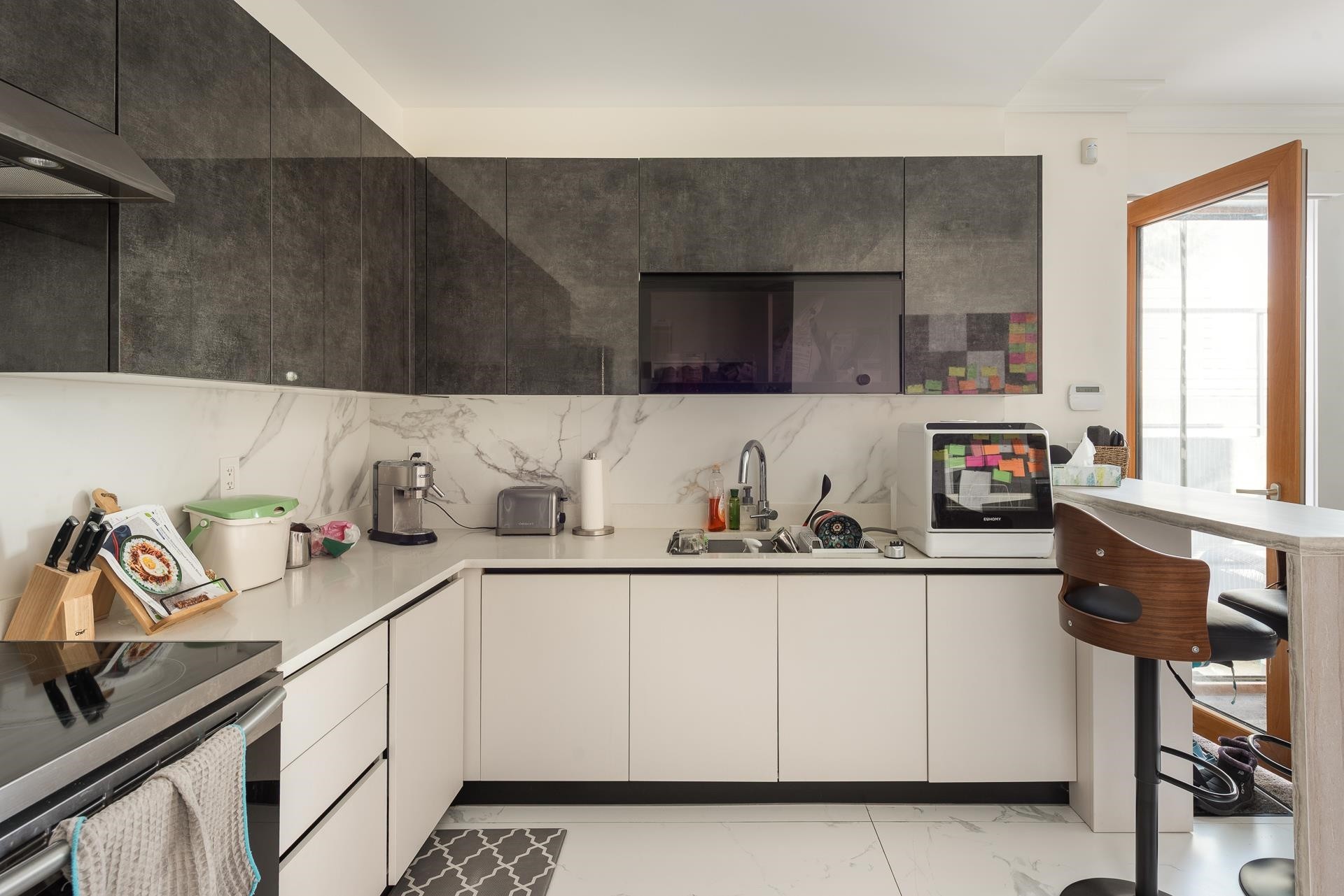 1160 Queens Avenue, West Vancouver, BC