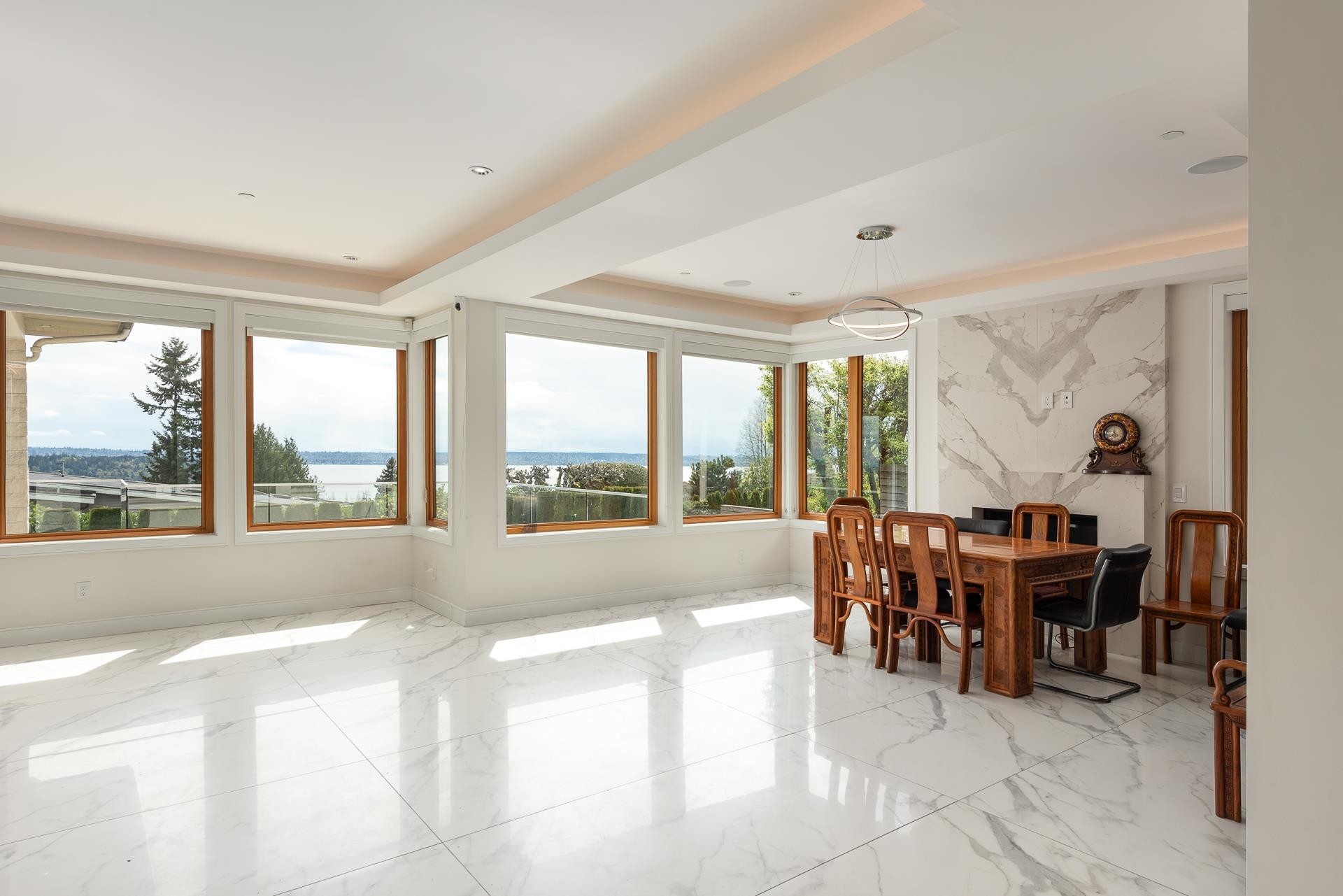 1160 Queens Avenue, West Vancouver, BC
