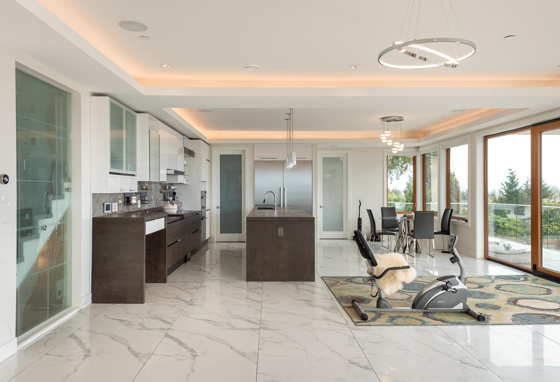 1160 Queens Avenue, West Vancouver, BC