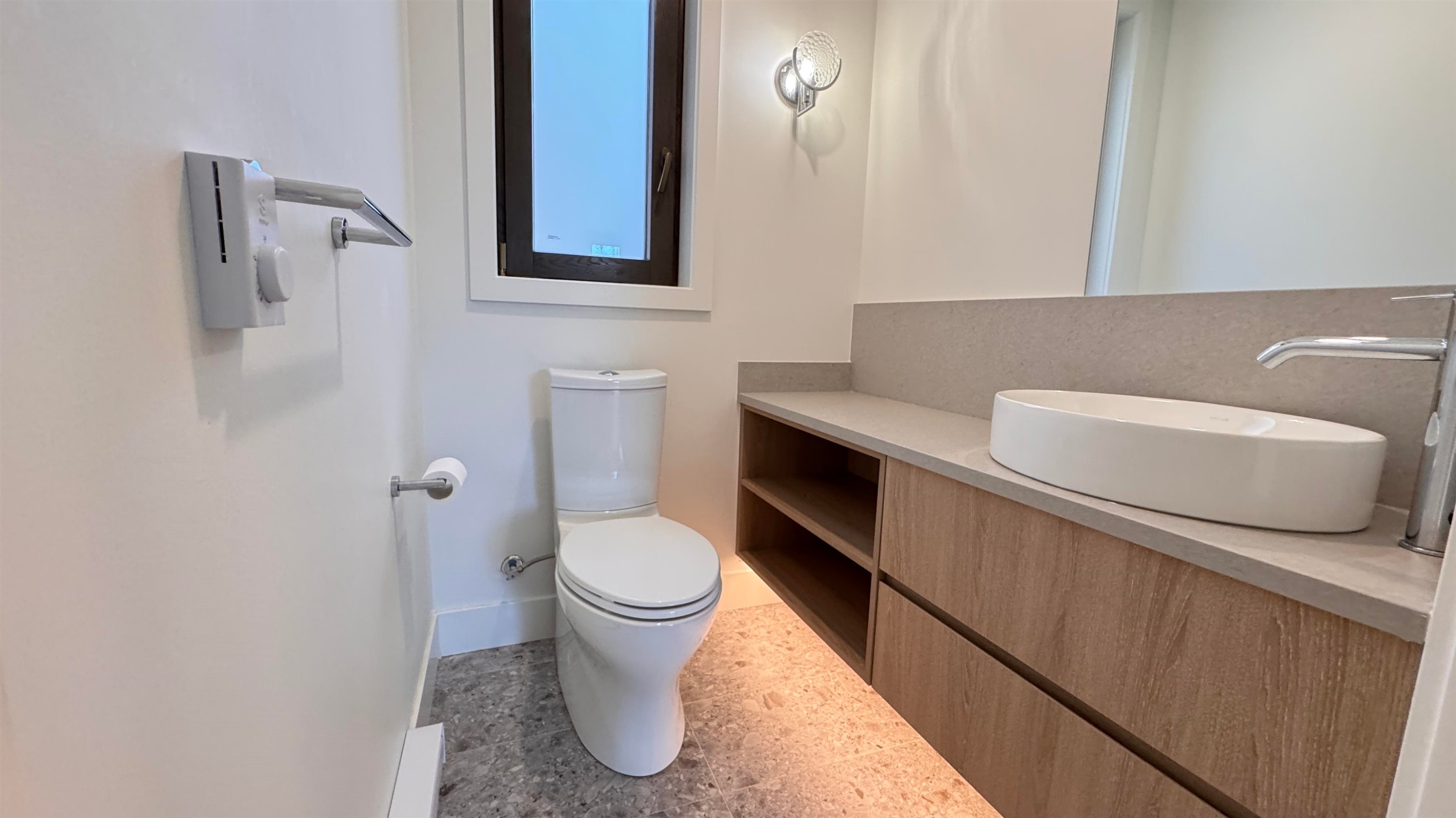 6258 Oak Street, Vancouver, BC