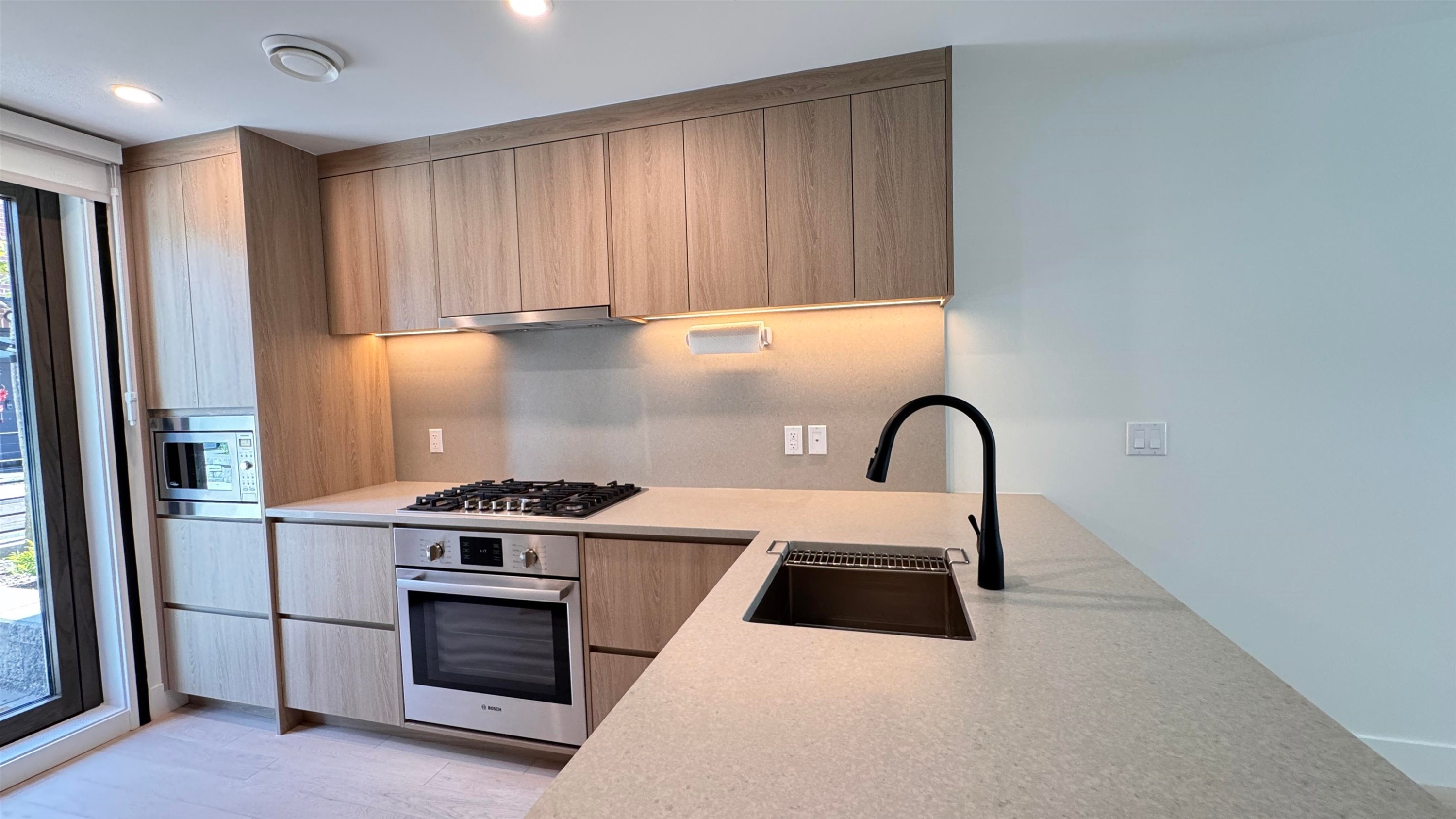 6258 Oak Street, Vancouver, BC
