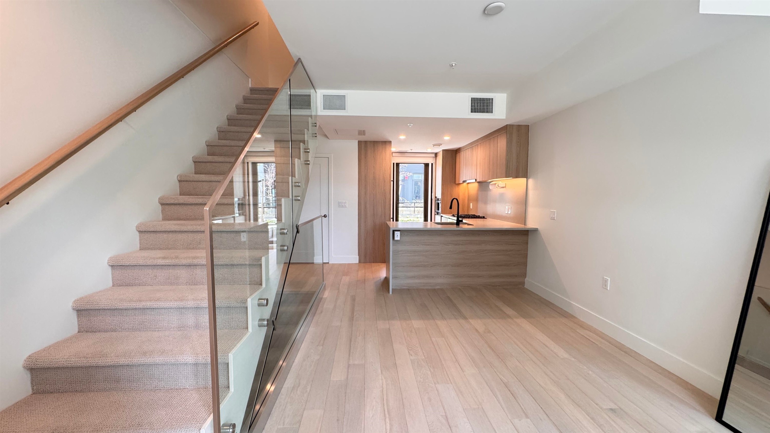 6258 Oak Street, Vancouver, BC