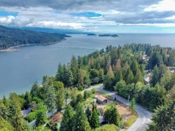 7712 Fawn Road Halfmoon Bay, BC V7Z 1C4