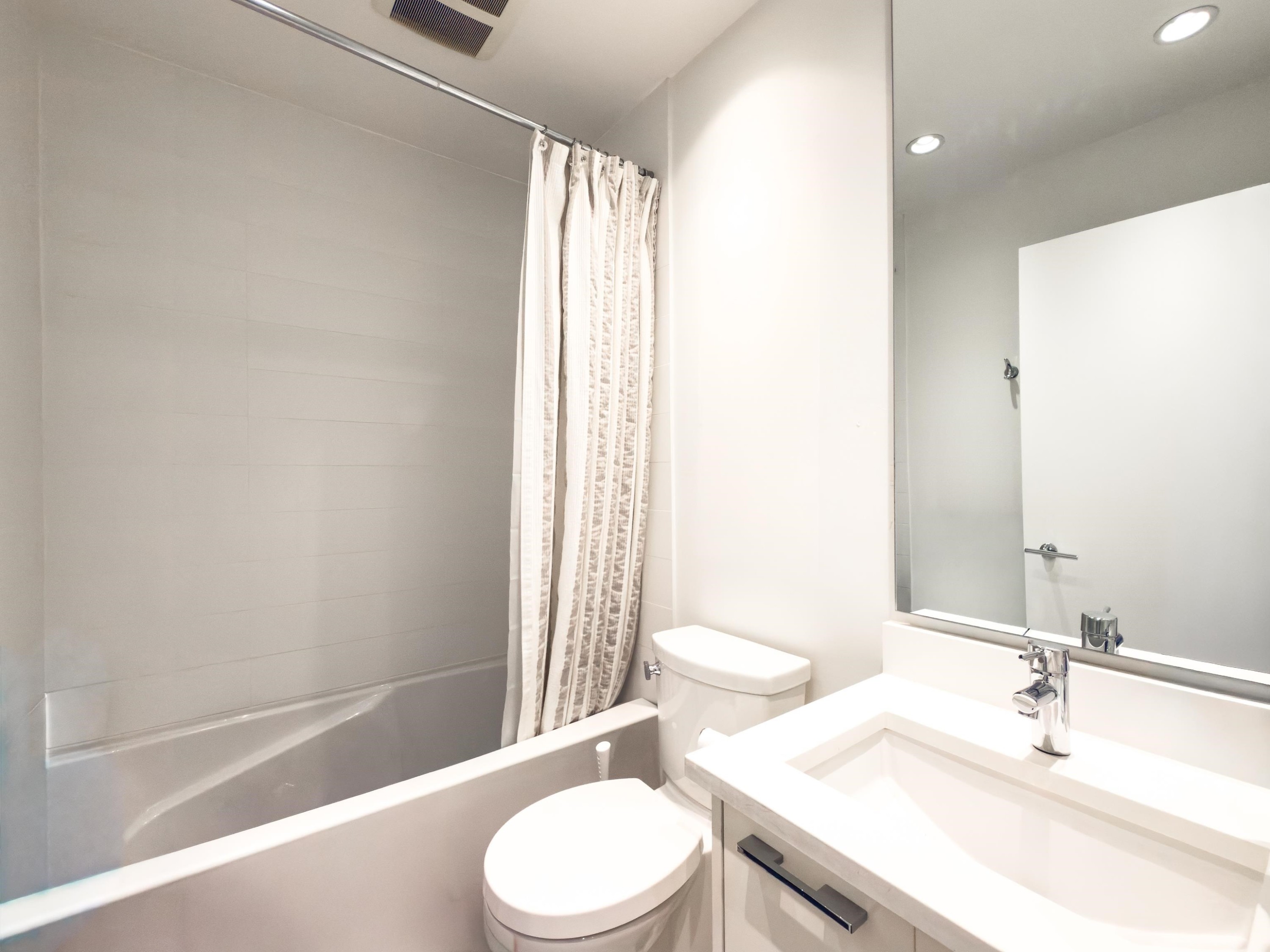 922 15Th Avenue W, Vancouver, BC