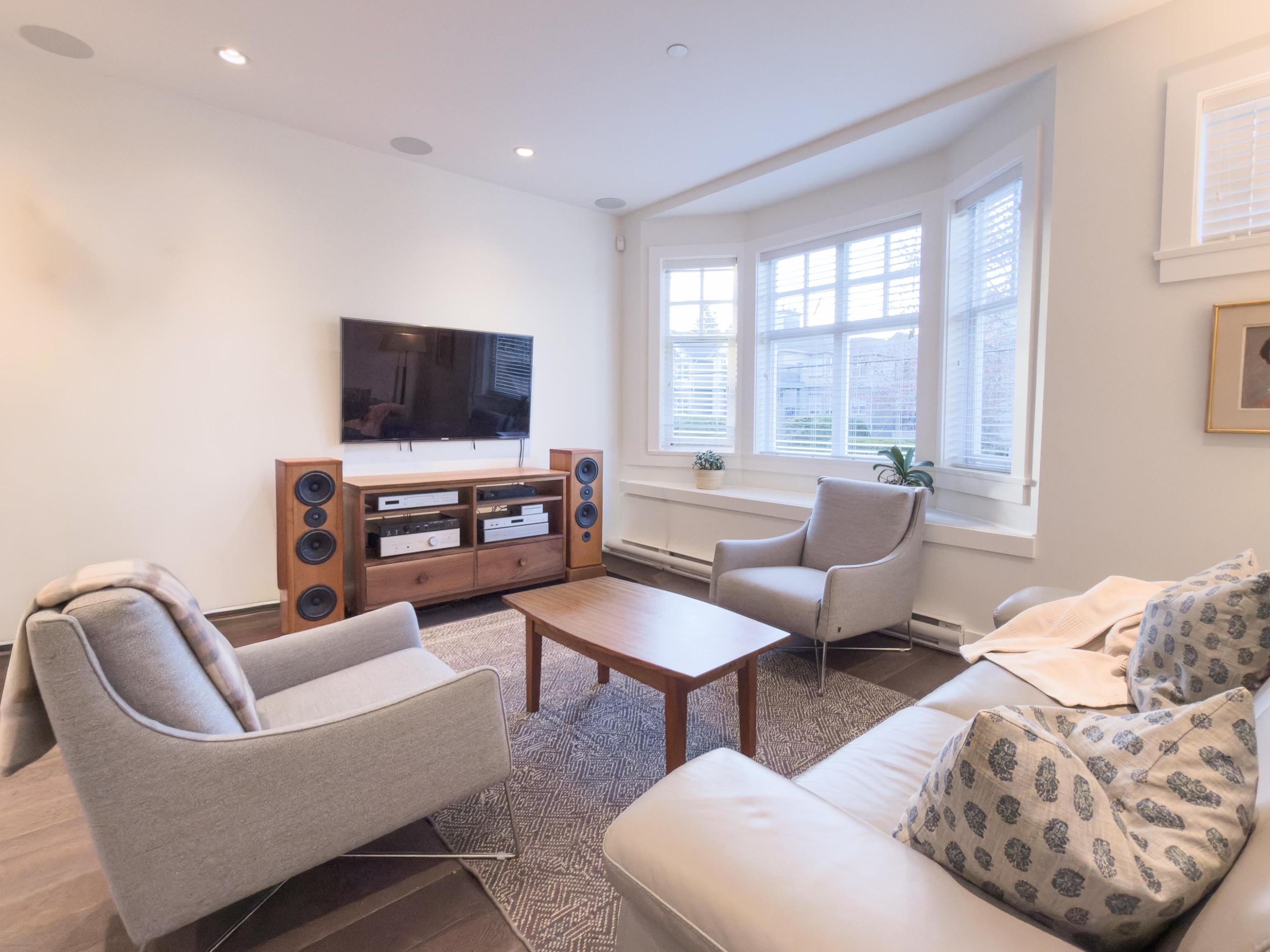 922 15Th Avenue W, Vancouver, BC