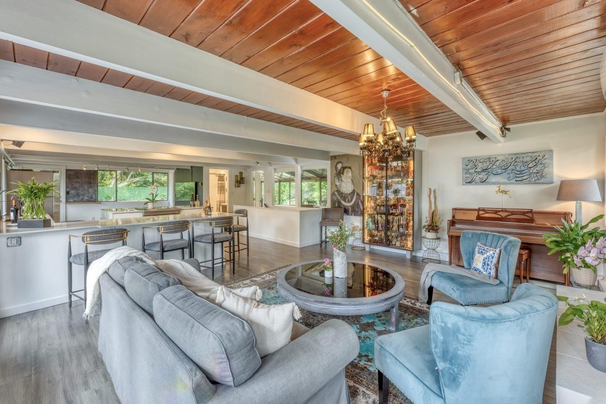 466 Kings Road E, North Vancouver, BC