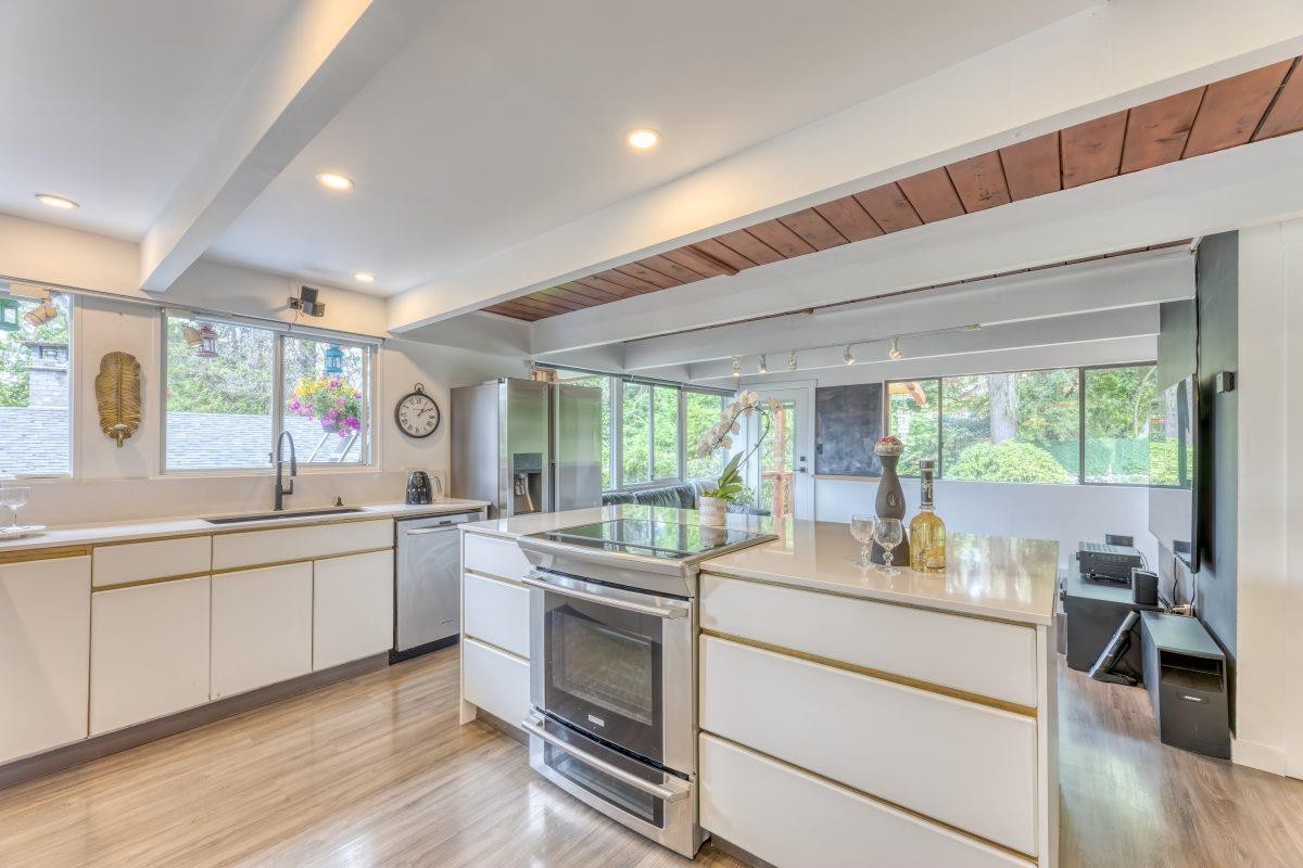 466 Kings Road E, North Vancouver, BC