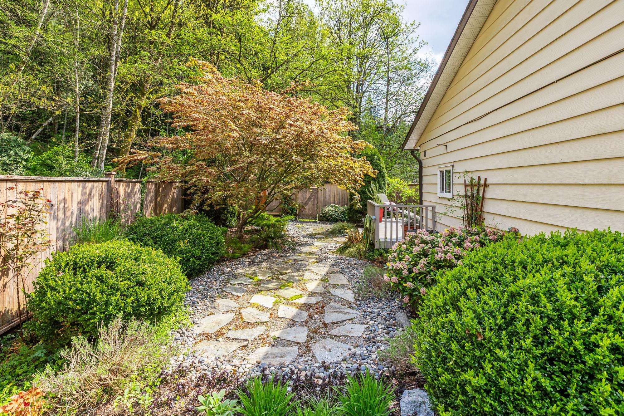 1884 Bluff Way, Coquitlam, BC