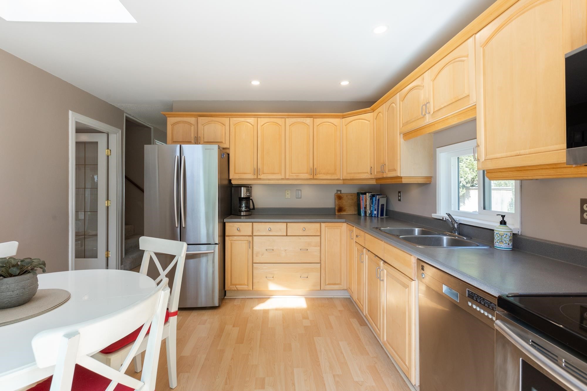 1884 Bluff Way, Coquitlam, BC