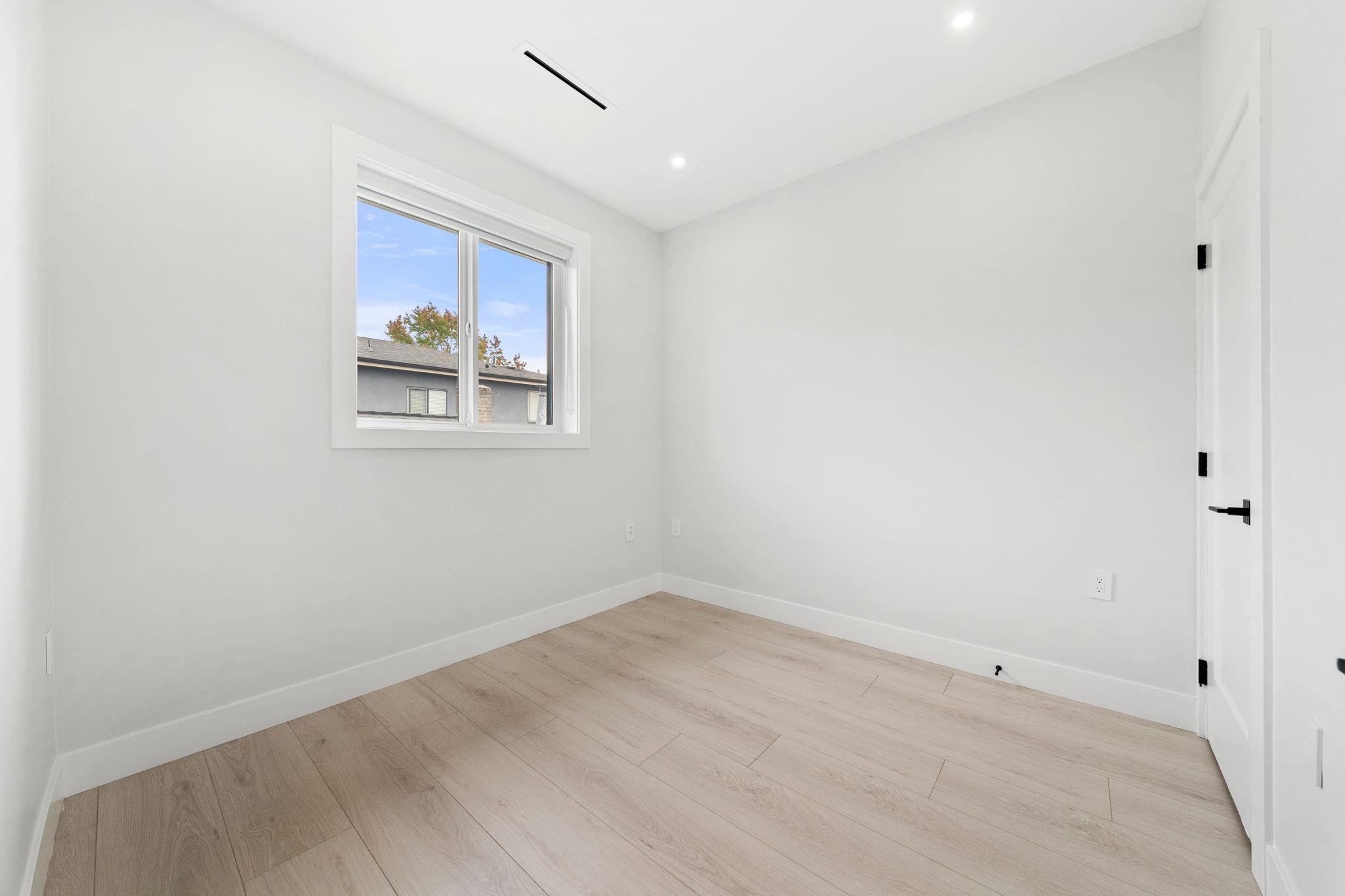 3274 44Th Avenue E, Vancouver, BC