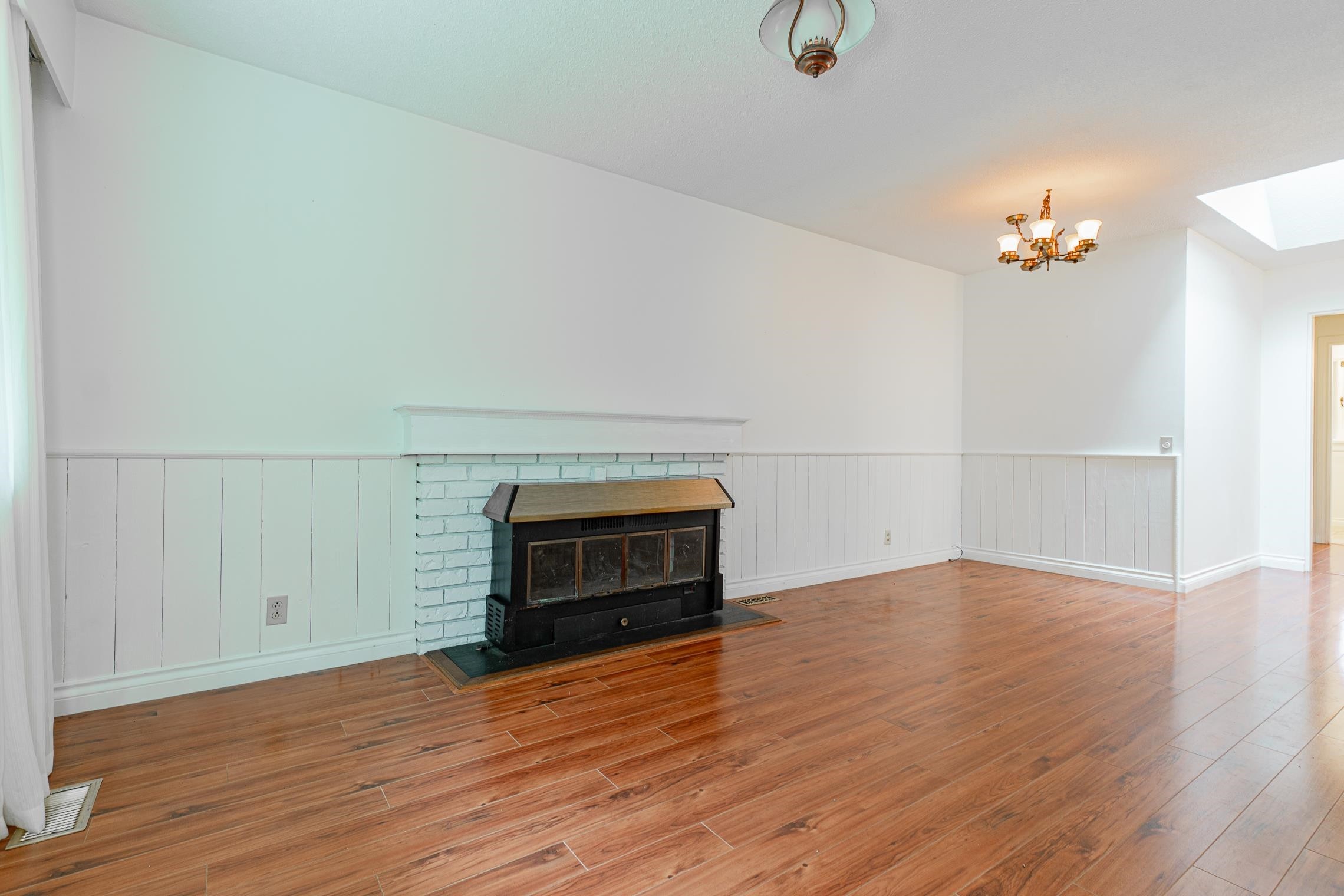 5725 Cranley Drive, West Vancouver, BC