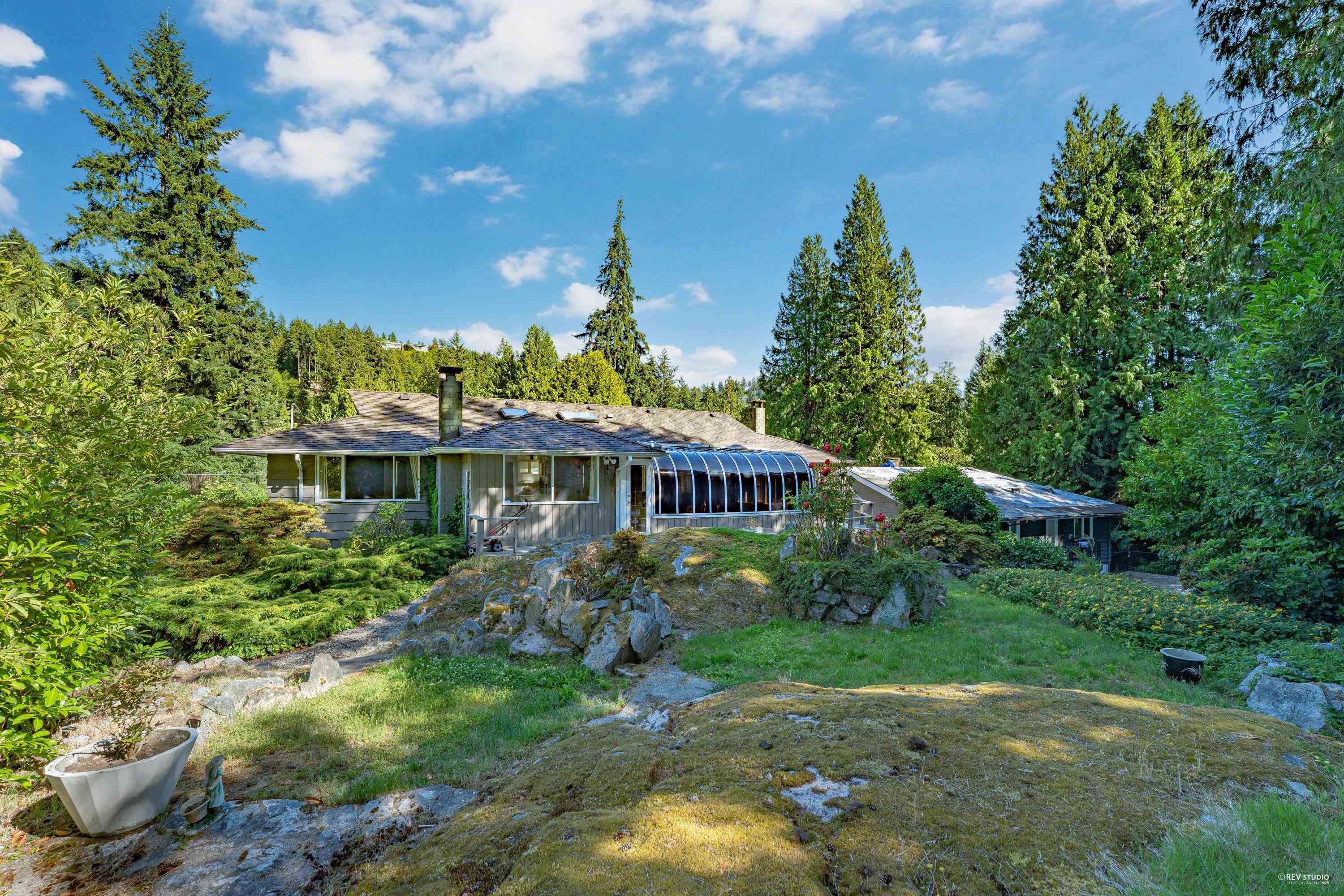 5725 Cranley Drive, West Vancouver, BC