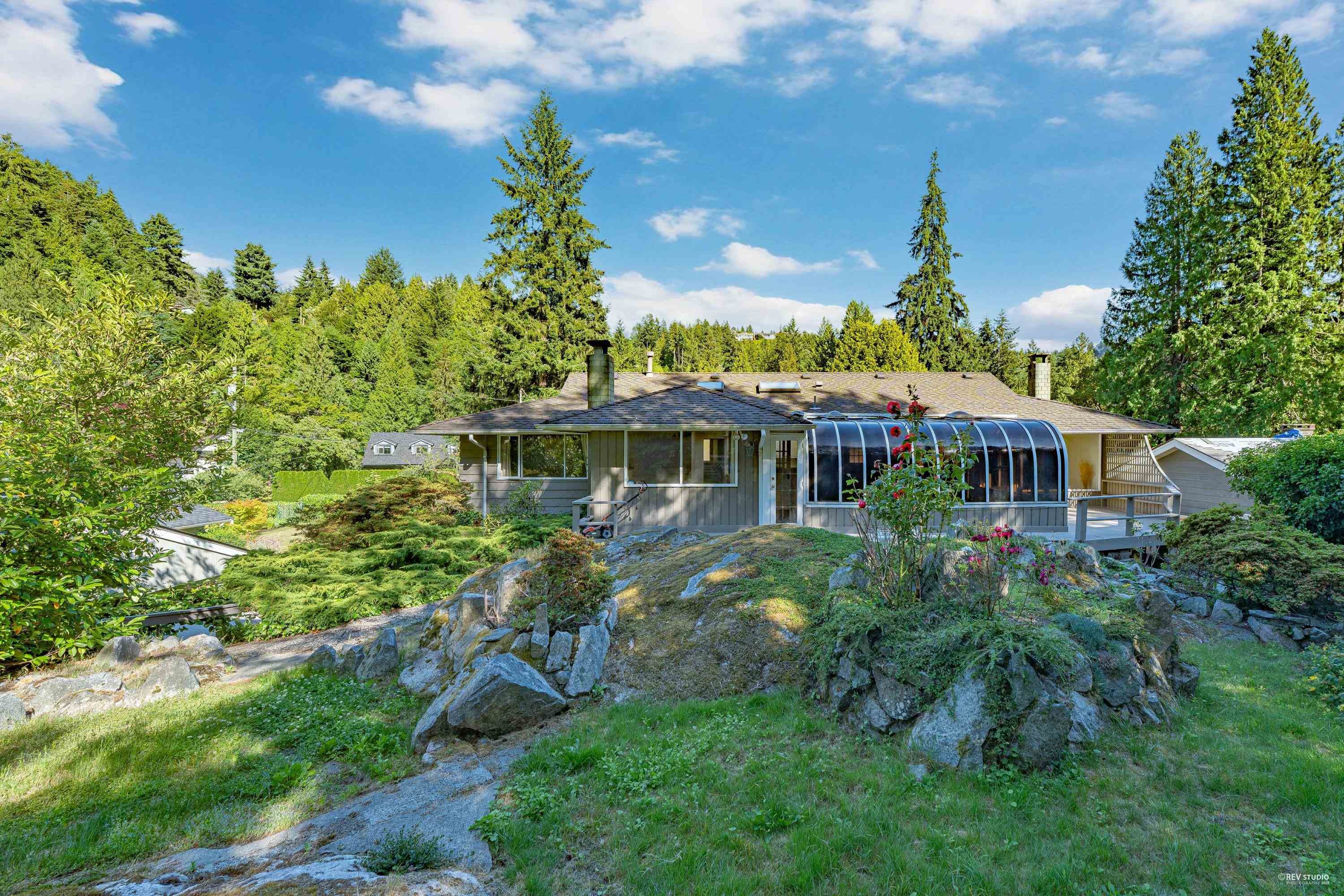 5725 Cranley Drive, West Vancouver, BC