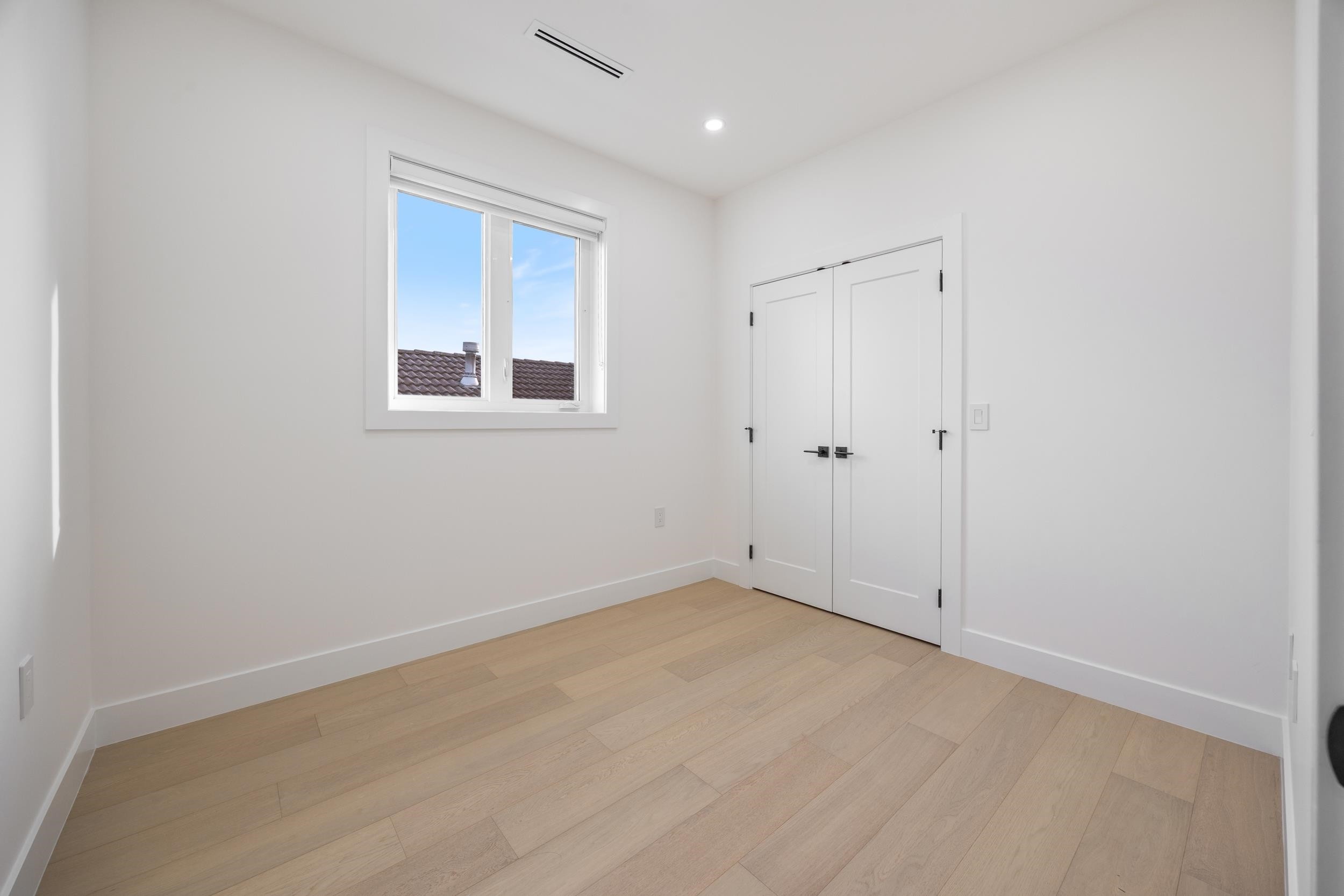 1-7361 Fraser Street, Vancouver, BC