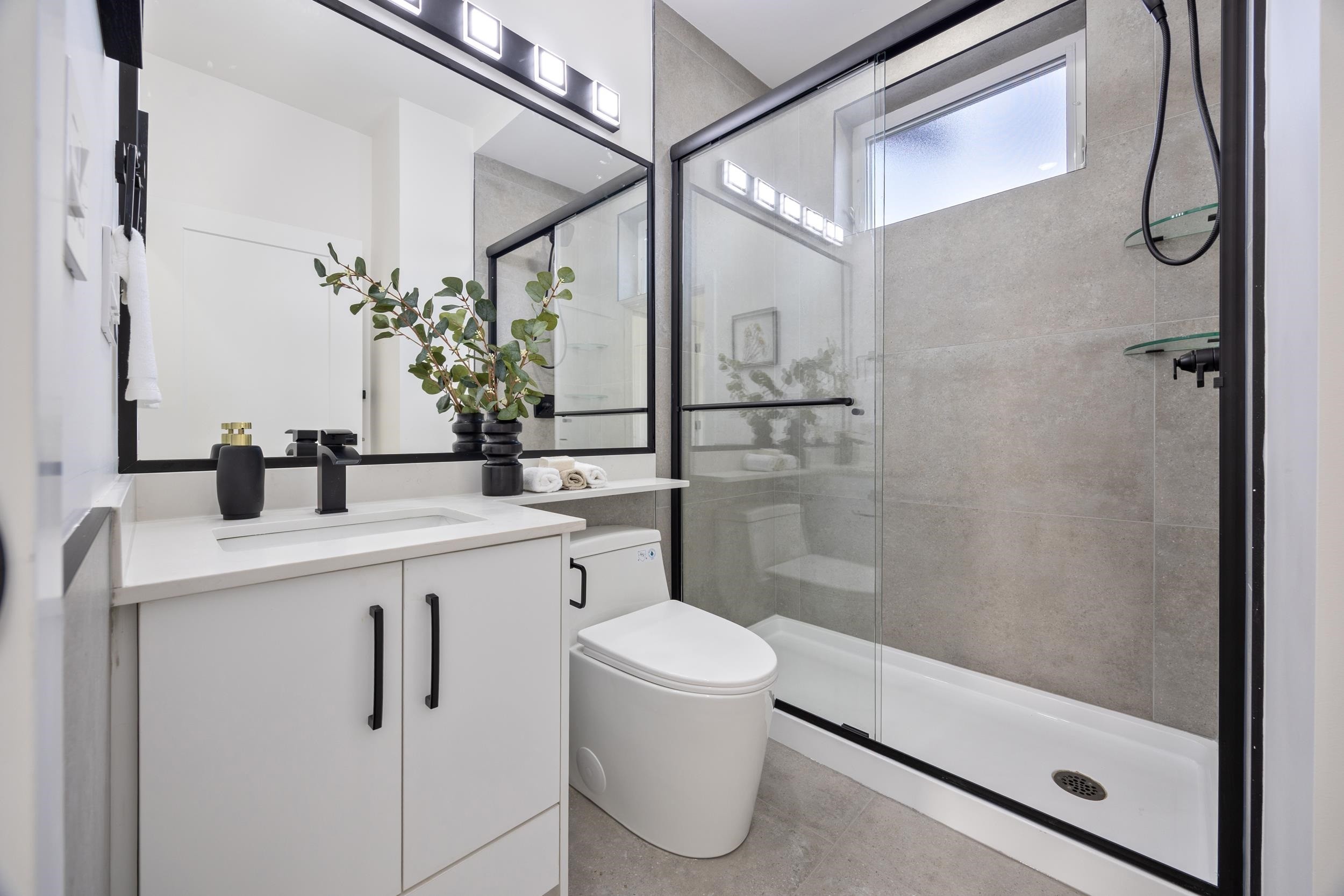 1-7361 Fraser Street, Vancouver, BC