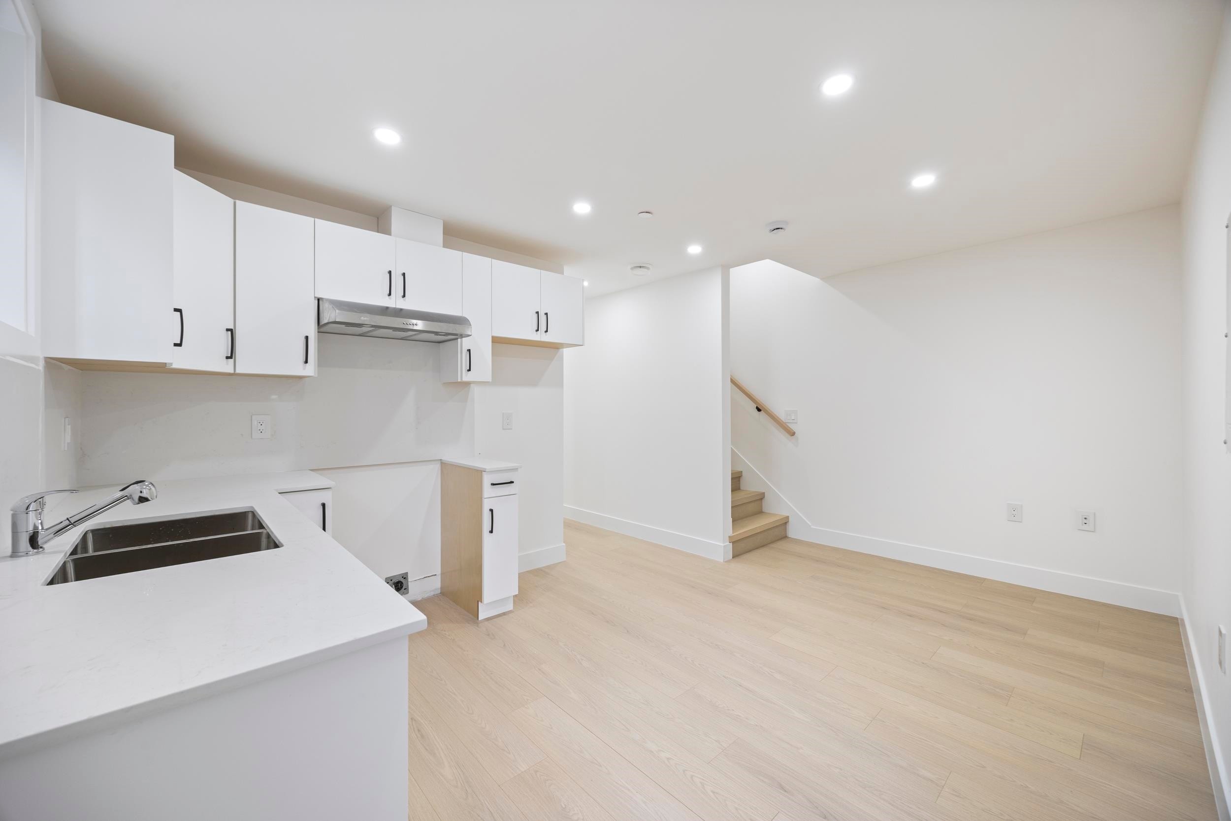1-7361 Fraser Street, Vancouver, BC