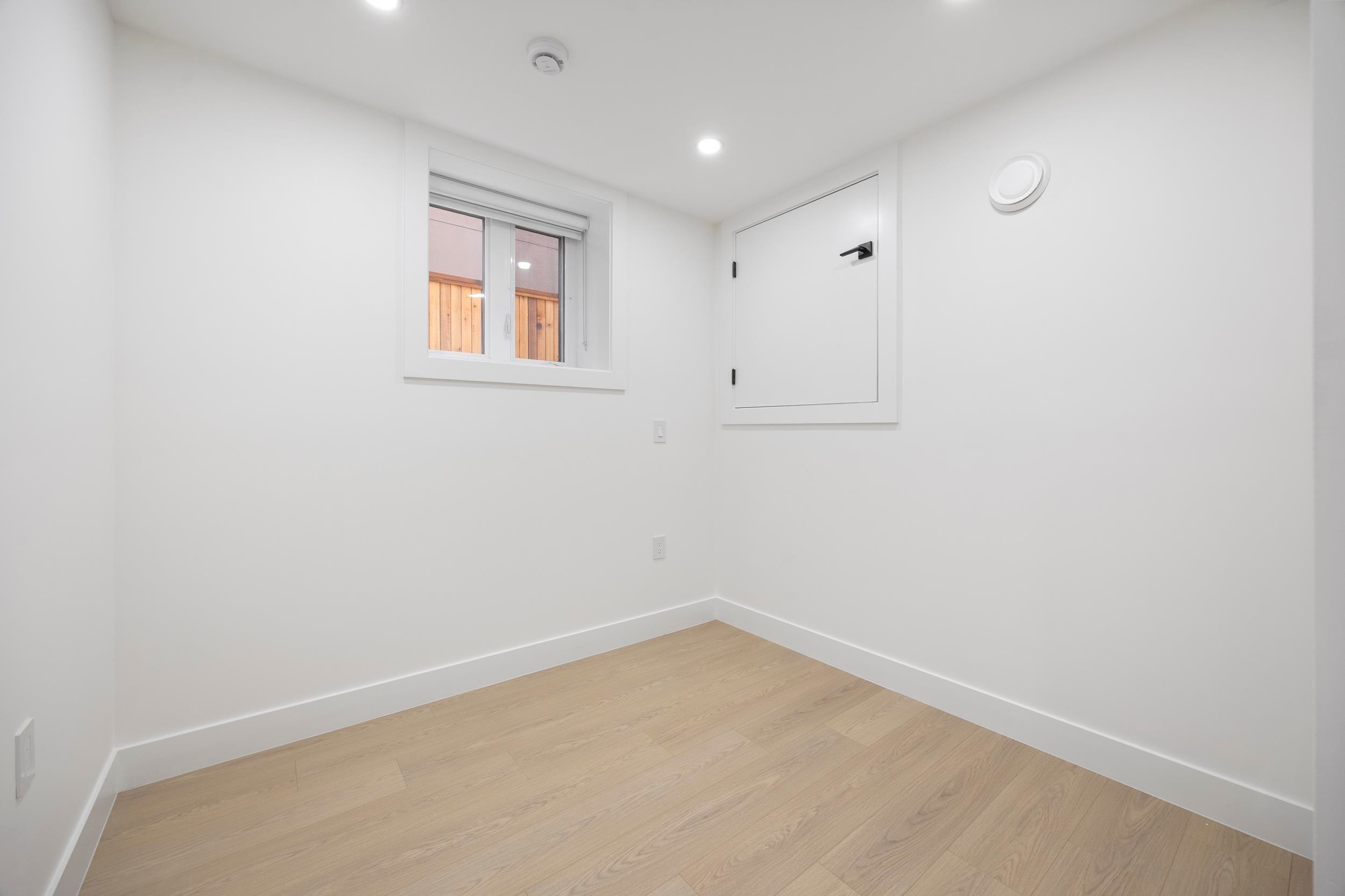 1-7361 Fraser Street, Vancouver, BC