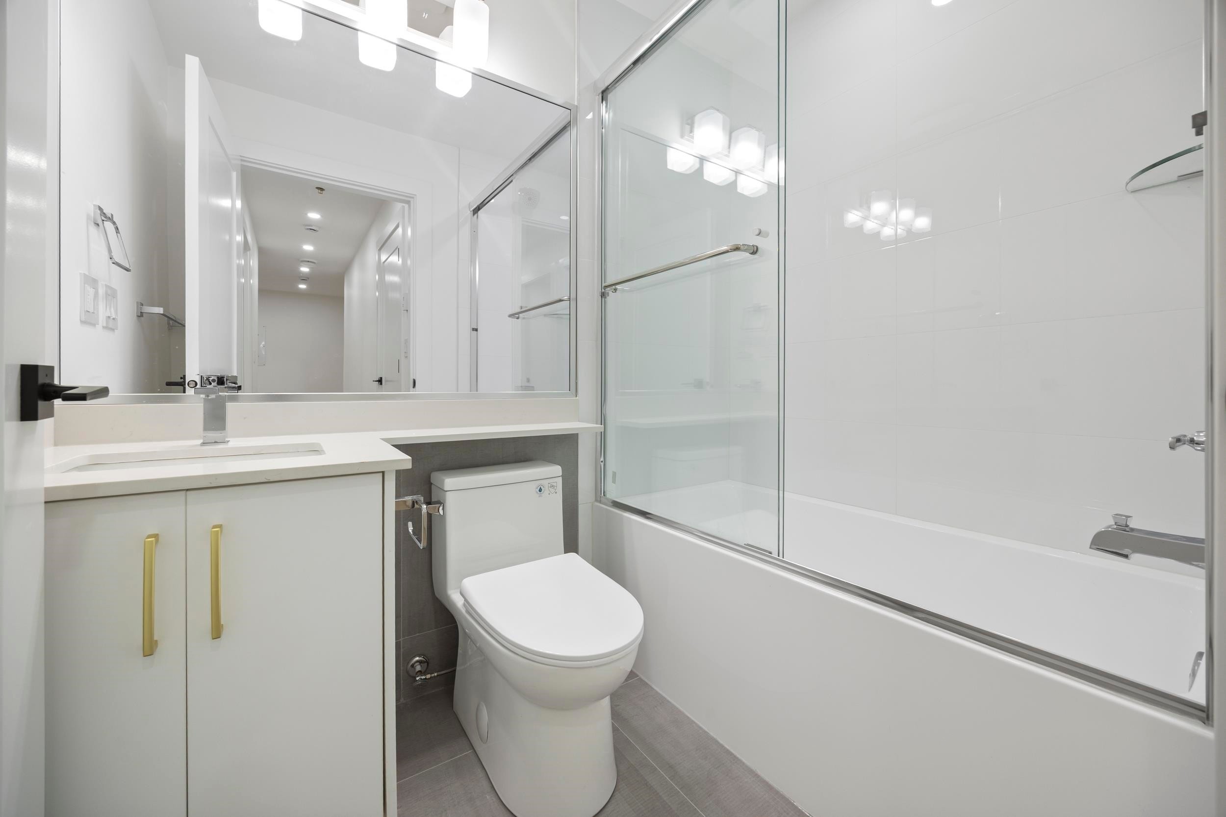 1-7361 Fraser Street, Vancouver, BC