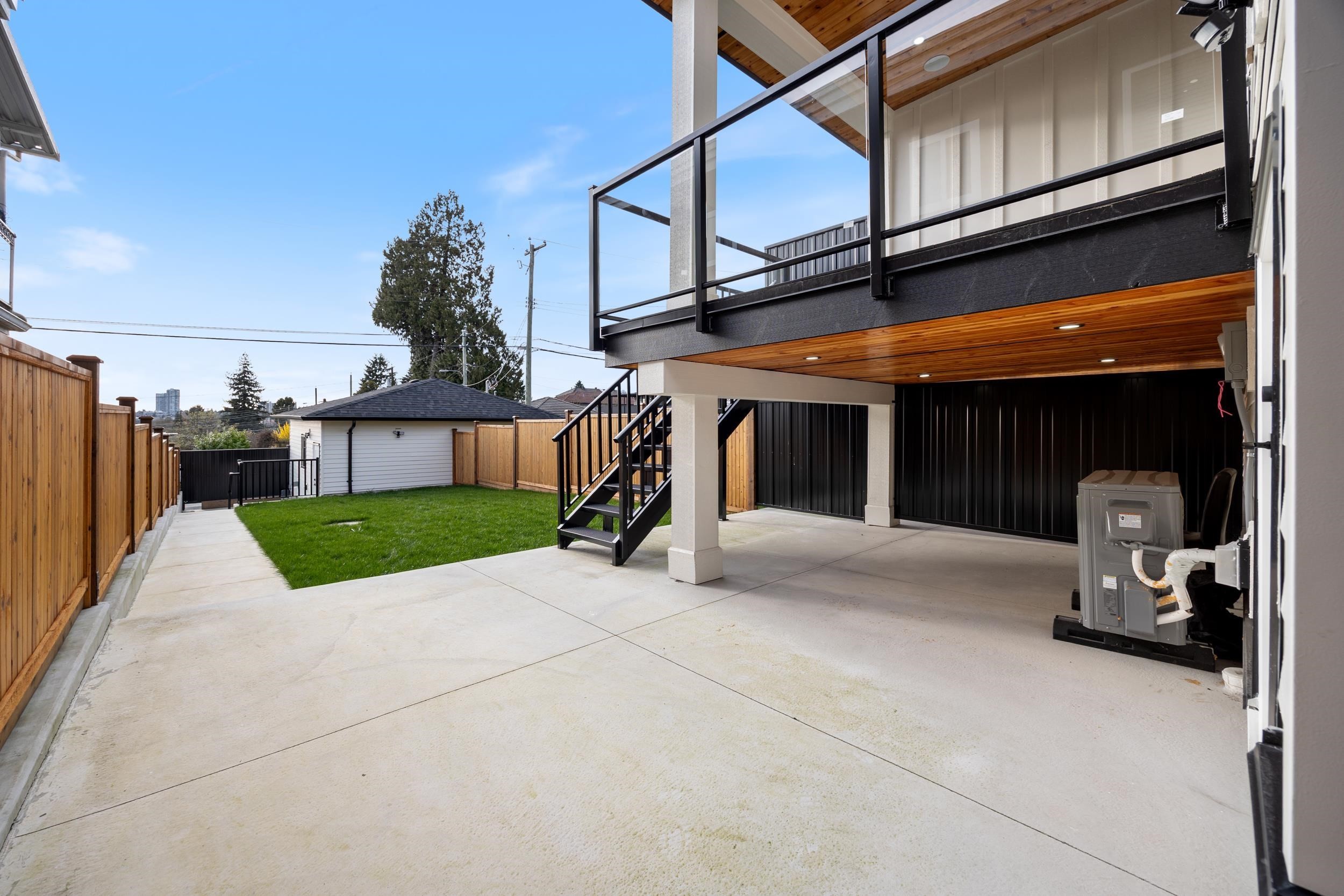 1-7361 Fraser Street, Vancouver, BC