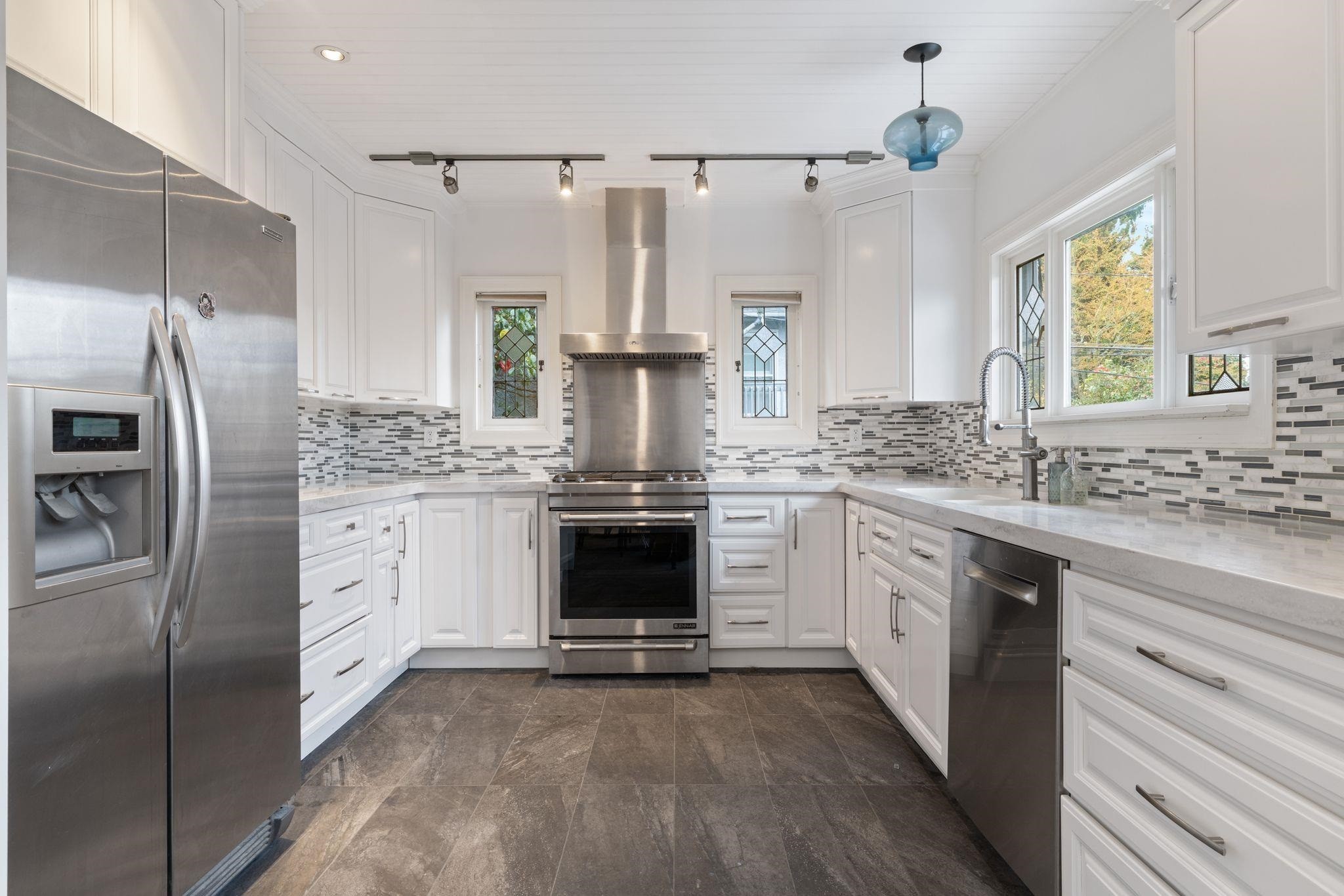 2907 30Th Avenue W, Vancouver, BC